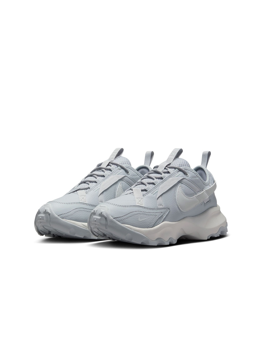 

Nike Women TC 7900 Round Toe Shoes, Grey