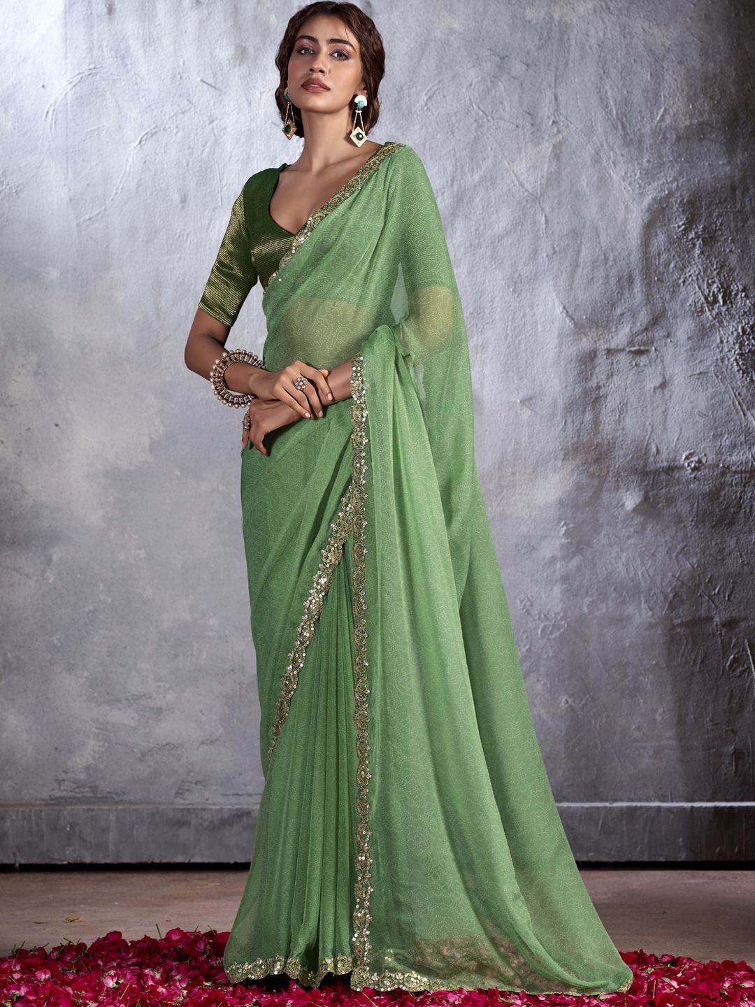 

CHUDIYA Bandhani Printed Beads and Stones Pure Chiffon Bandhani Saree, Green