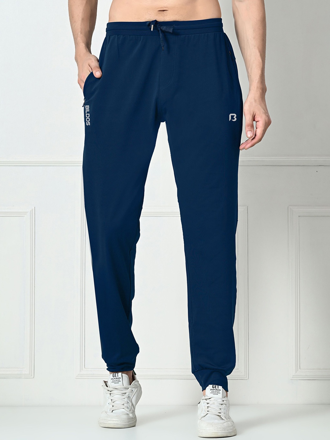 

Bildos Men Solid Mid-Rise Trackpants, Blue