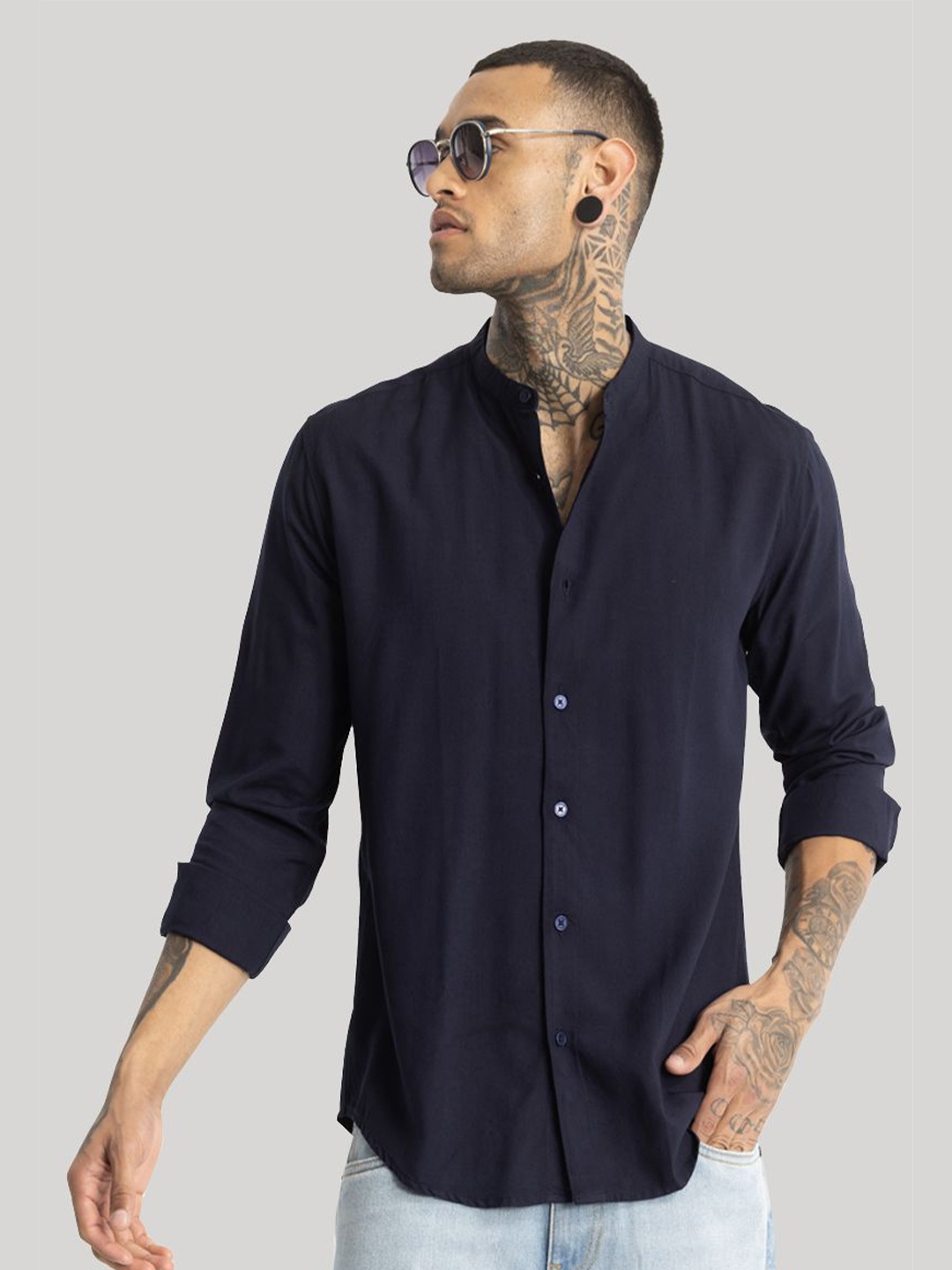 

Snitch Men Smart Band Collar Solid Casual Shirt, Navy blue