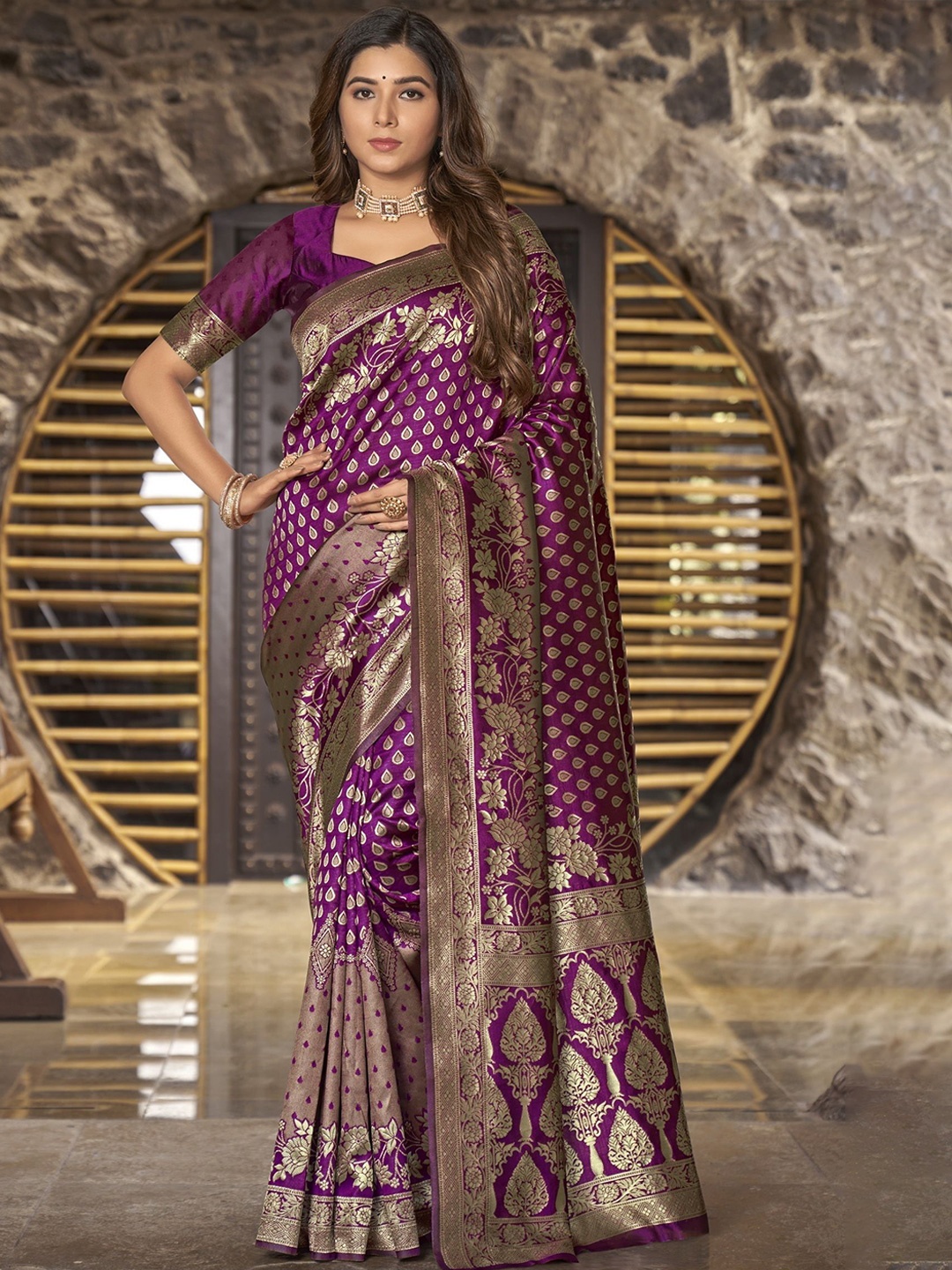 

QENY Woven Design Zari Banarasi Saree, Purple