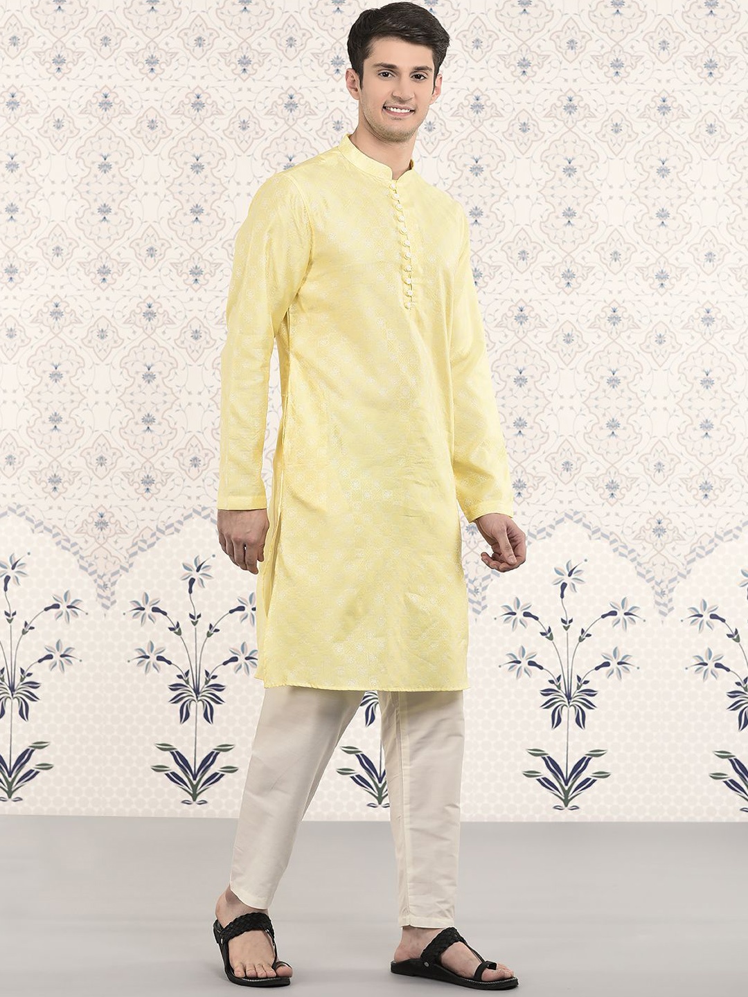 

Ode by House of Pataudi Men Regular Kurta with Pyjamas, Yellow