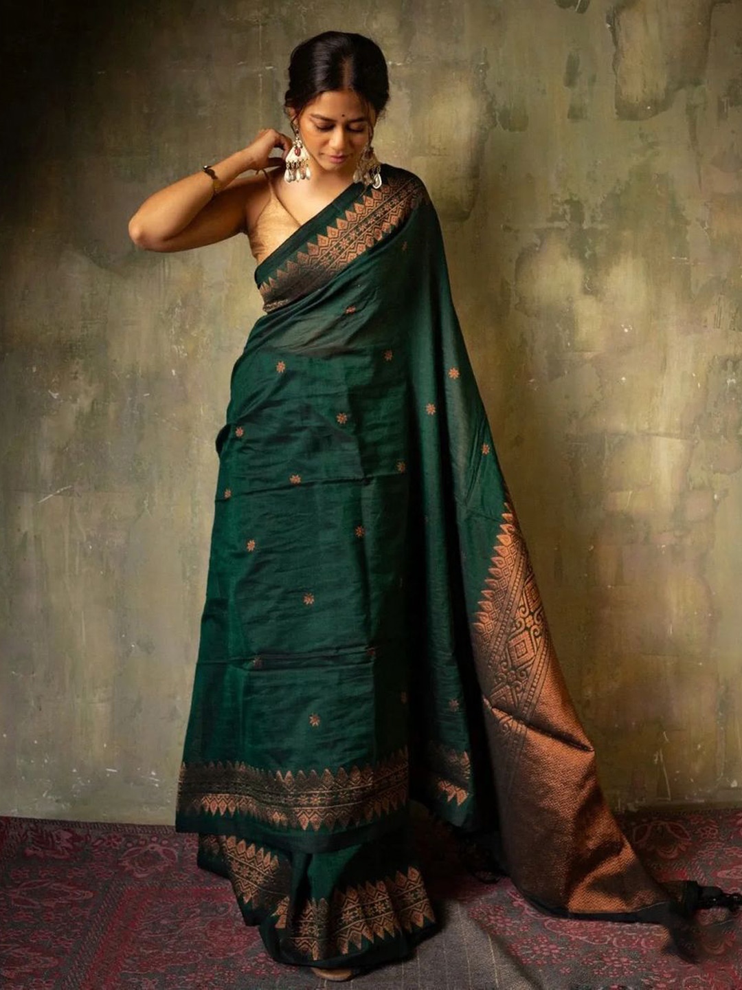 

STYLEELITE Ethnic Motifs Zari Pure Silk Kanjeevaram Saree, Green