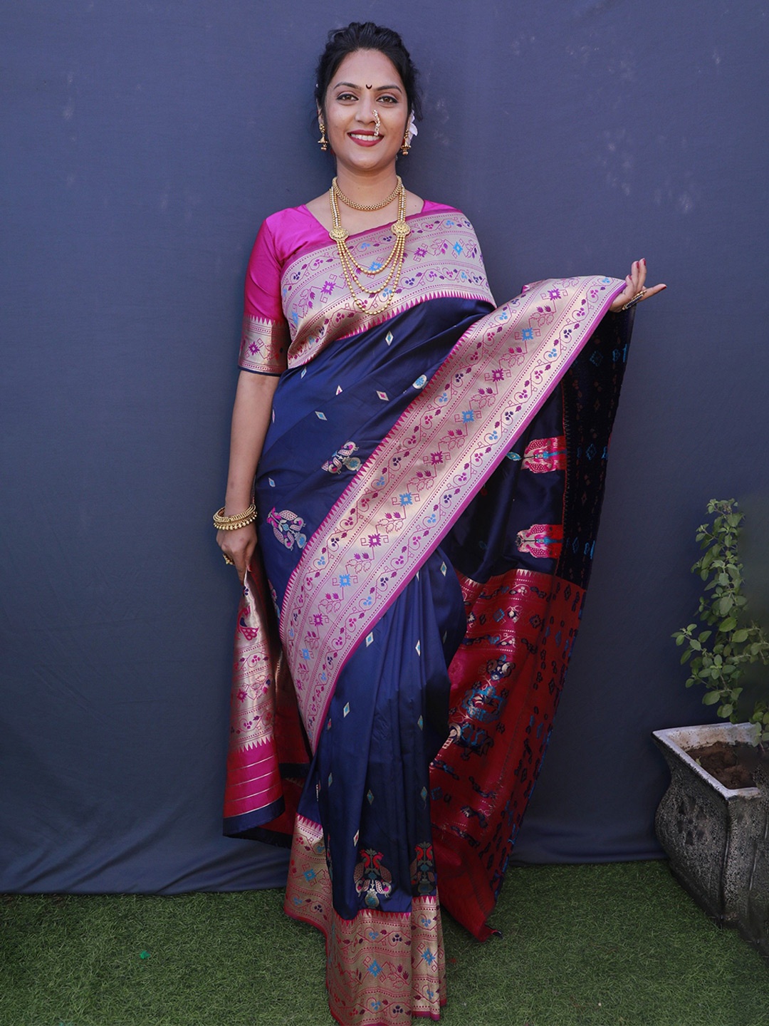 

Royal Rajgharana Saree Woven Design Zari Pure Silk Paithani Sarees, Navy blue