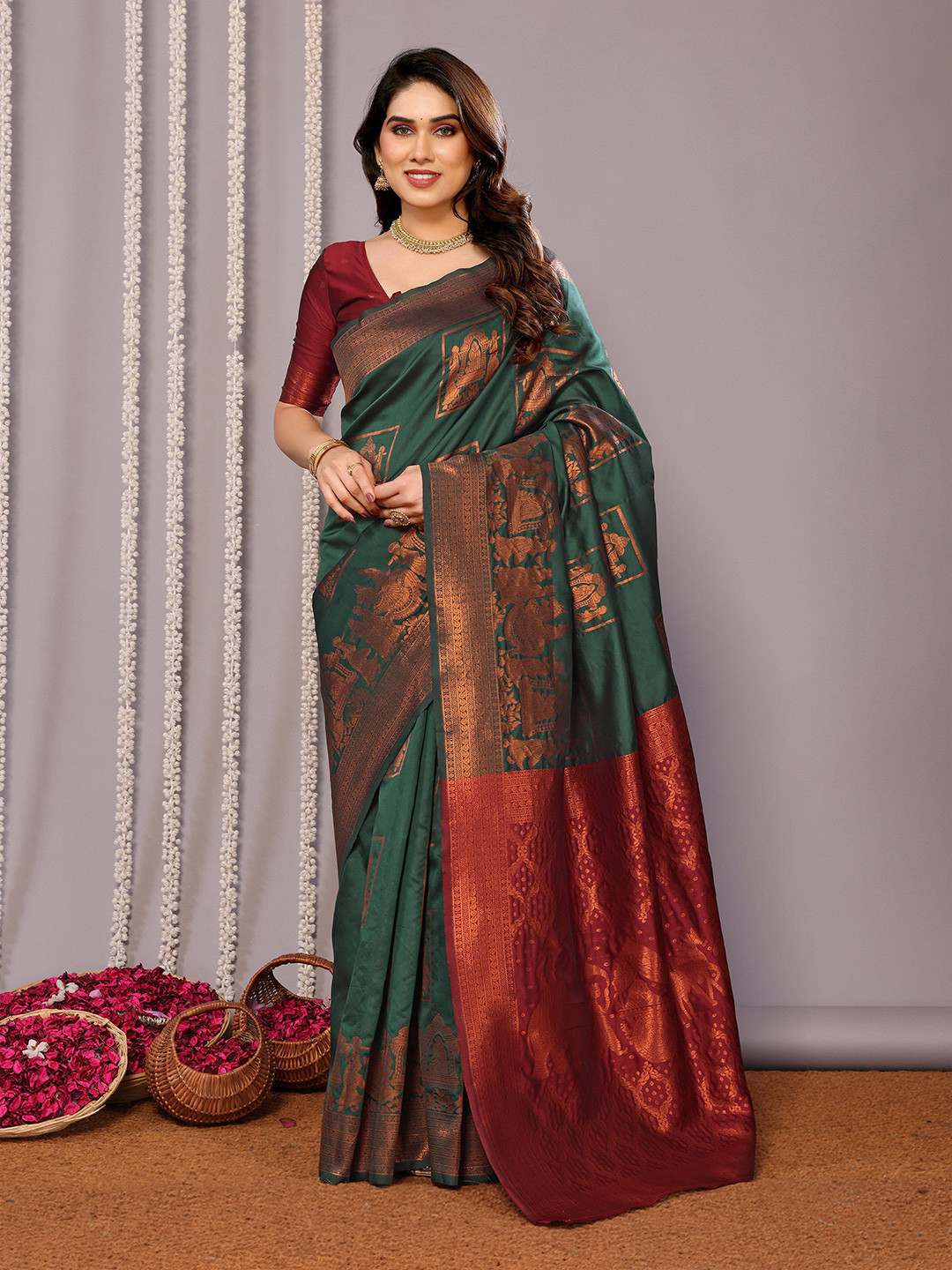 

QENY Woven Design Zari Banarasi Saree, Green
