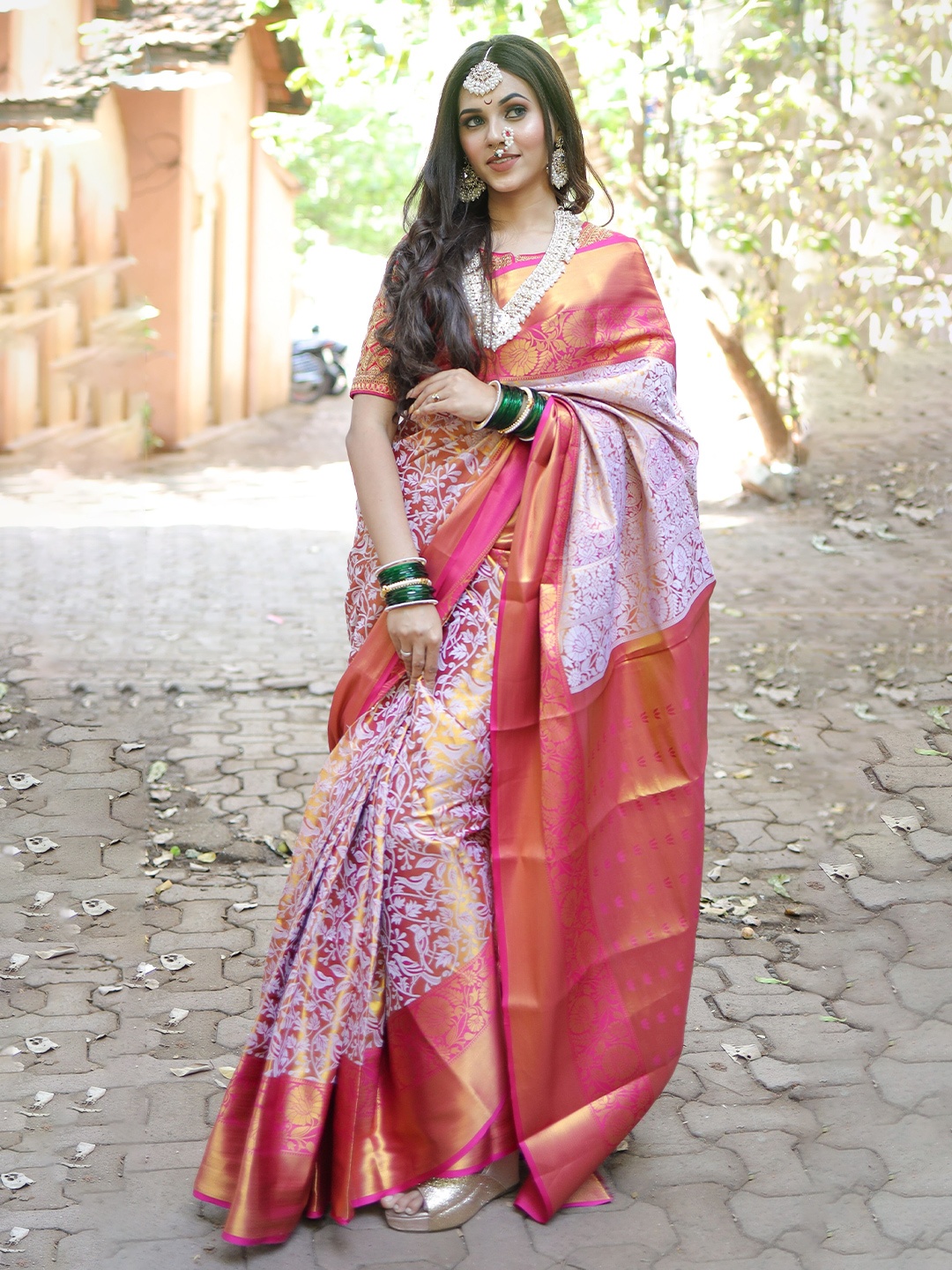 

DrapeMall Woven Design Zari Kanjeevaram Saree, Pink