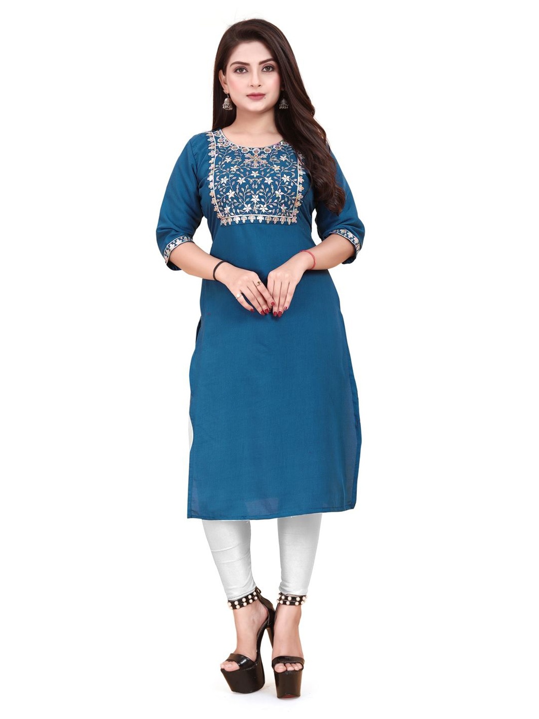 

AKK ENTERPRISE Women Yoke Design Straight Kurta, Blue