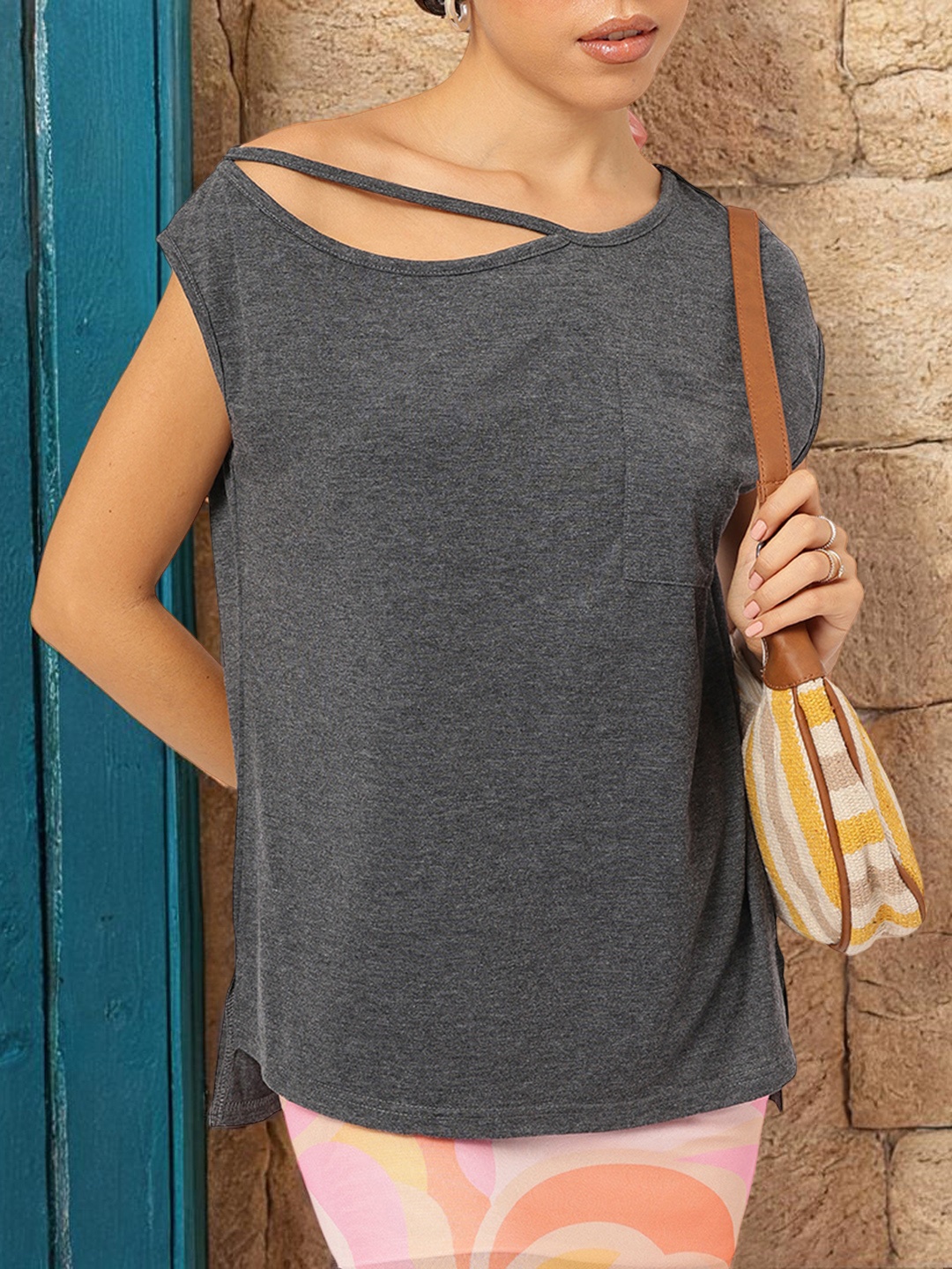 

DressBerry Subdued Rock Cut-Out Detail T-shirt, Grey