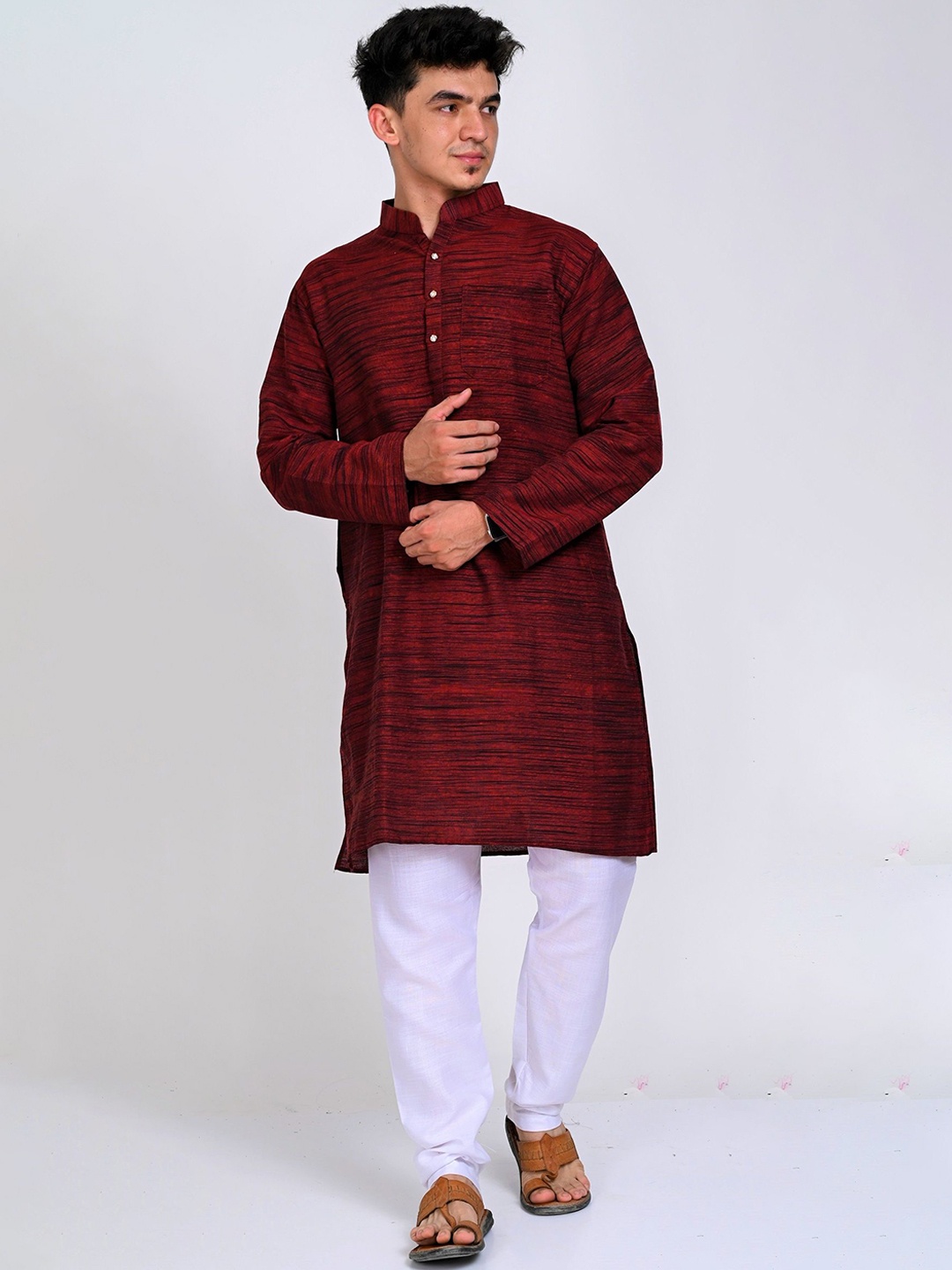 

Voniry Woven Design Mandarin Collar Regular Kurta With Pyjamas, Maroon