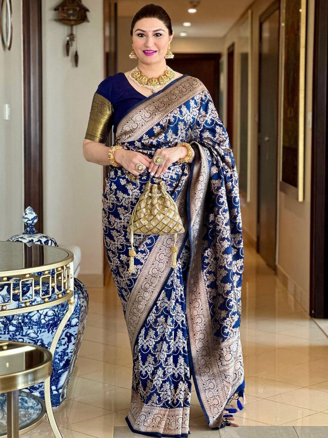 

QENY Ethnic Motifs Zari Banarasi Saree, Navy blue