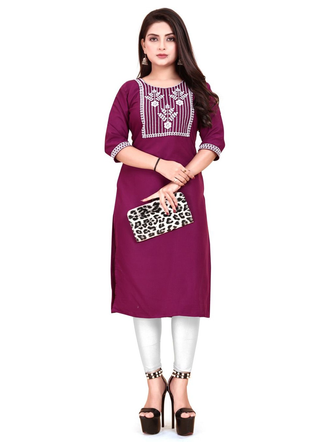 

AKK ENTERPRISE Women Yoke Design Straight Kurta, Purple