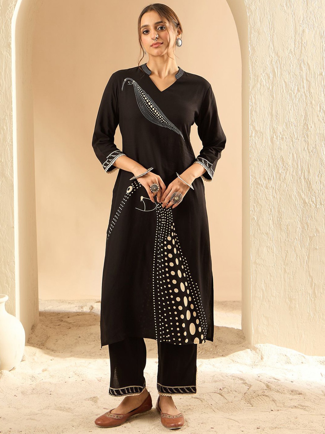 

Indo Era Women Printed Regular Kurta with Trousers, Black