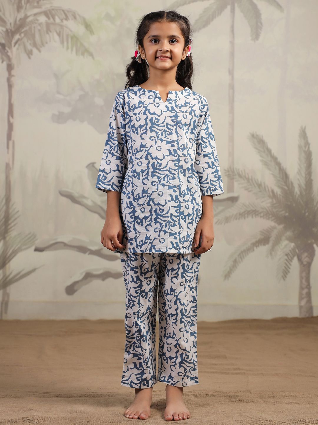 

SANSKRUTIHOMES Girls Printed Pure Cotton Night suit, Blue