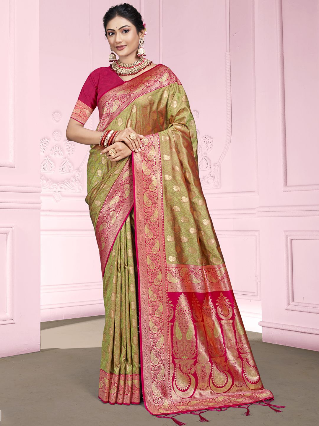 

SANGAM PRINTS Woven Design Zari Tussar Saree, Olive