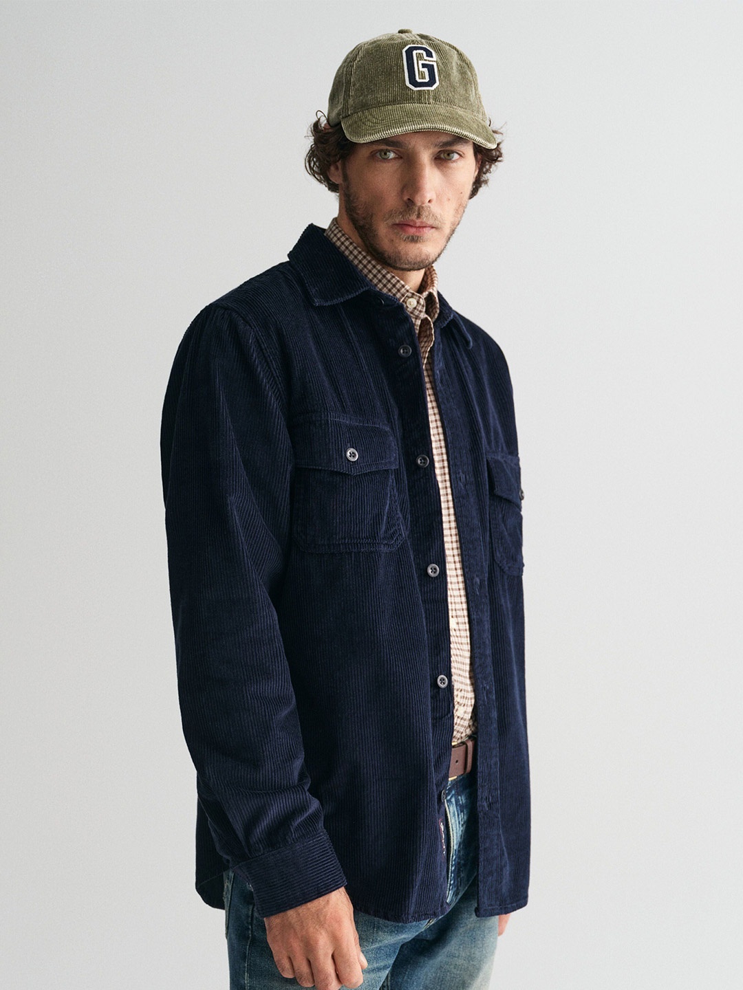 

GANT Men Spread Collar Solid Cotton Relaxed Fit Casual Shirt, Blue