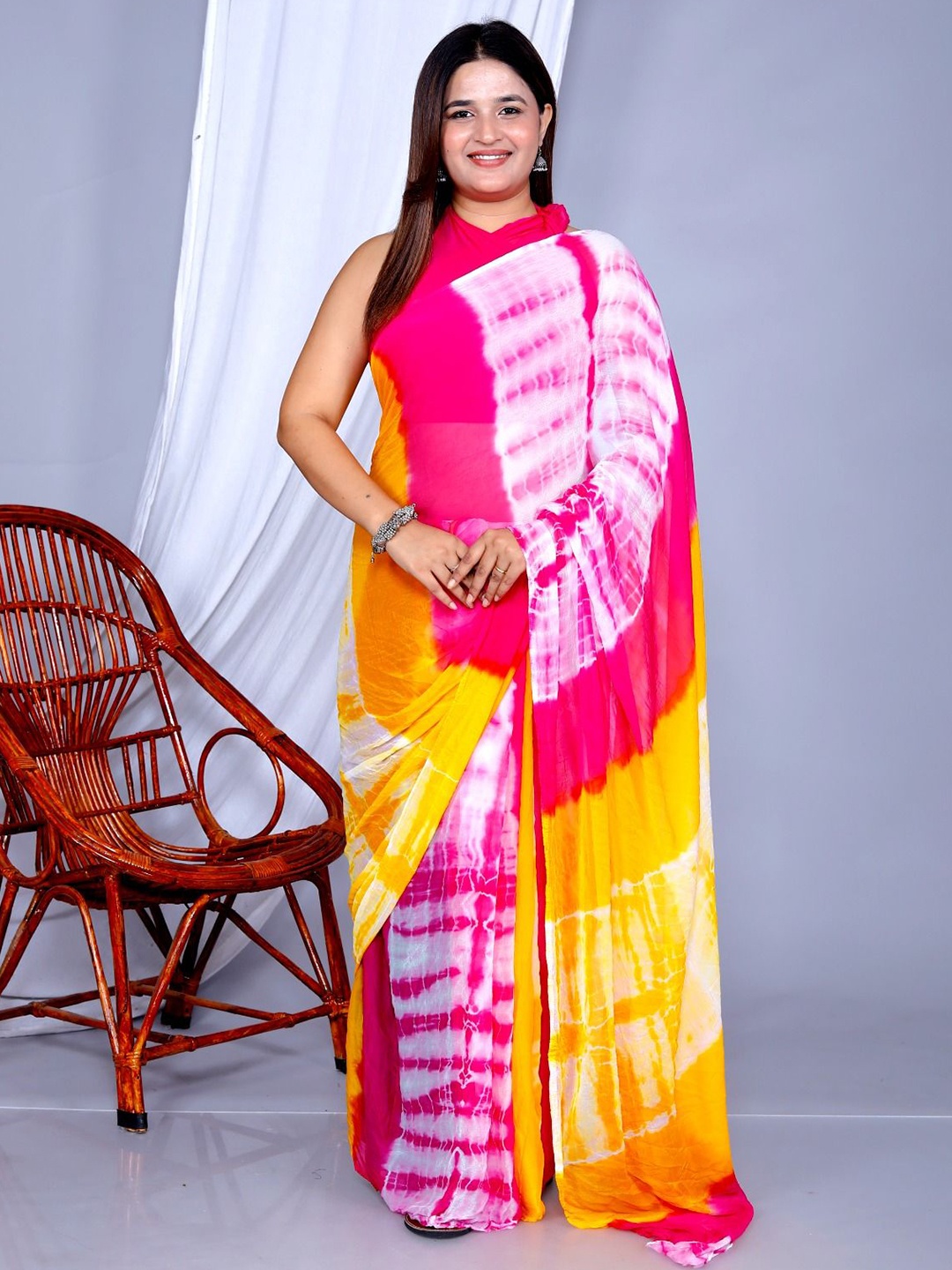 

VL SAREES Tie and Dye Pure Chiffon Block Print Saree, Pink