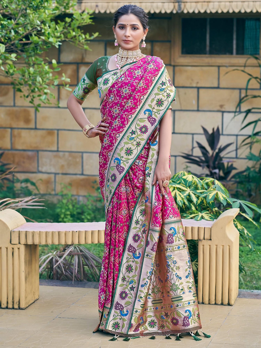 

Kandora Woven Design Zari Pure Silk Paithani Saree, Lavender