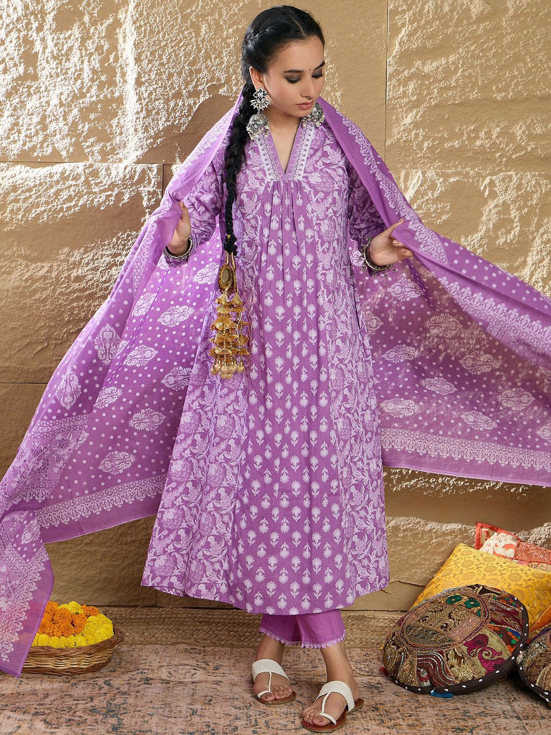 

Indo Era Women Floral Printed Panelled Pure Cotton Kurta with Trousers & Dupatta, Lavender