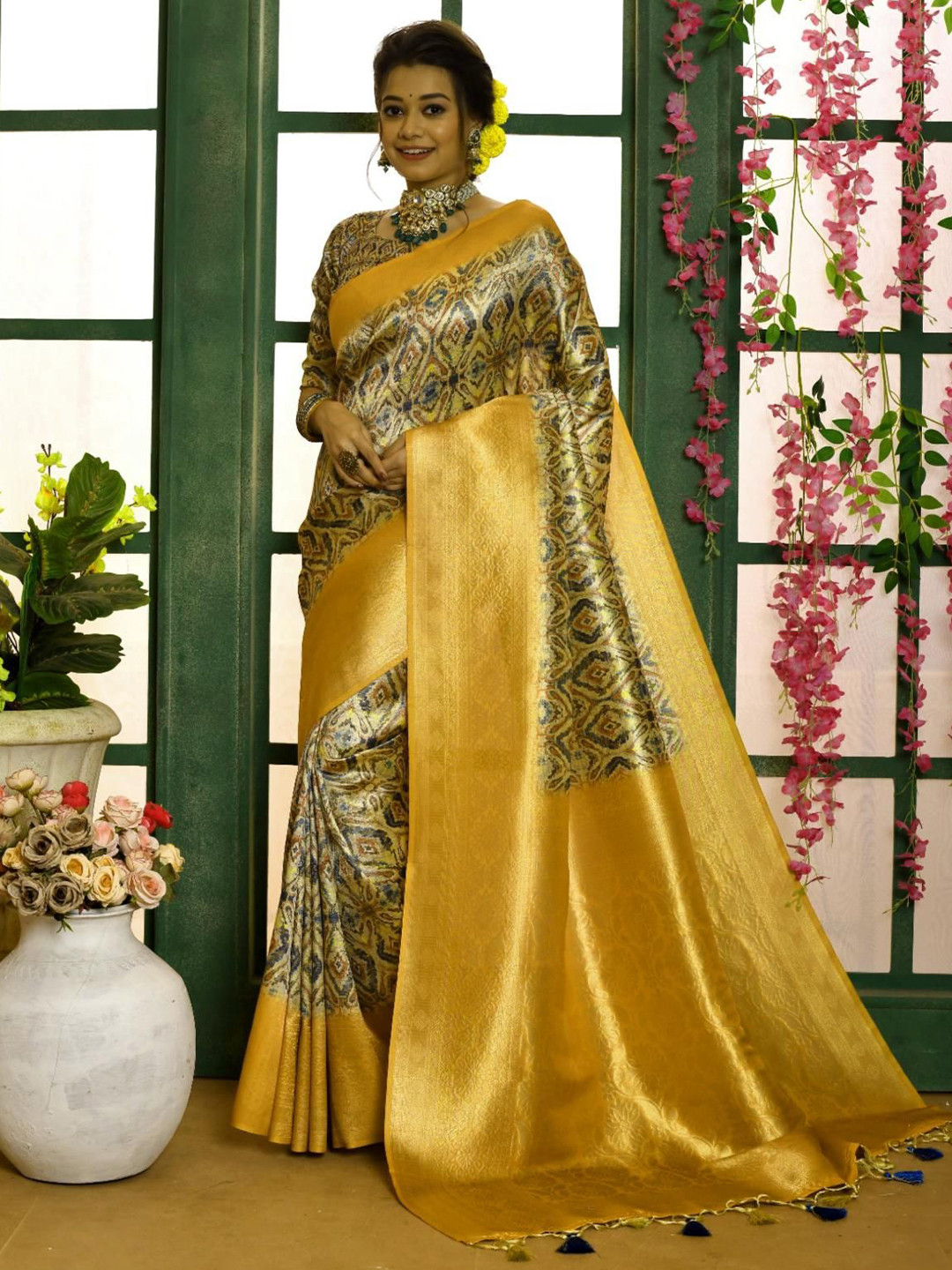 

Kandora Woven Design Zari Pure Silk Saree With Unstitched Blouse Piece, Yellow