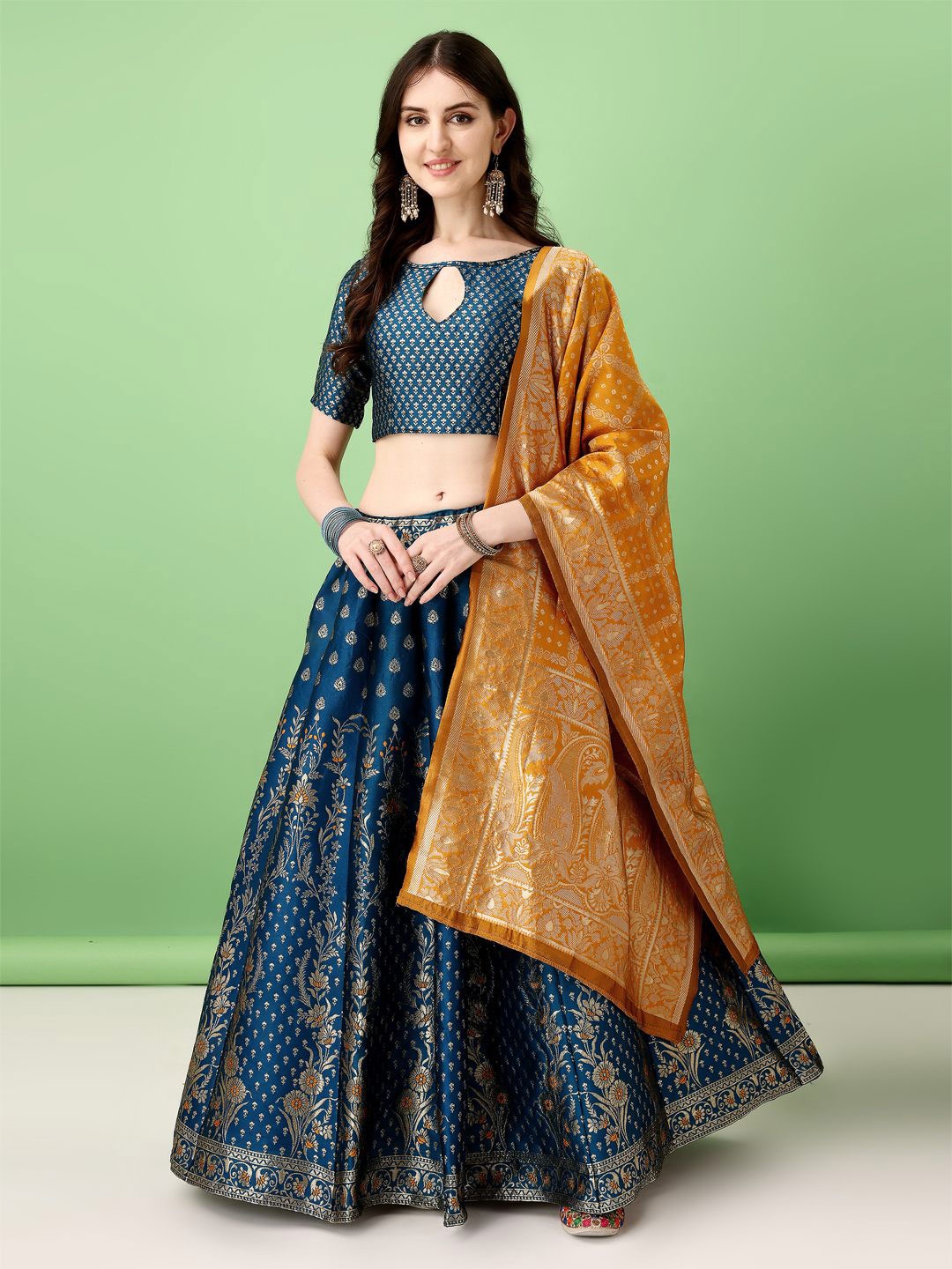 

SWAMI STUDIO Ready to Wear Lehenga & Unstitched Blouse With Dupatta, Green