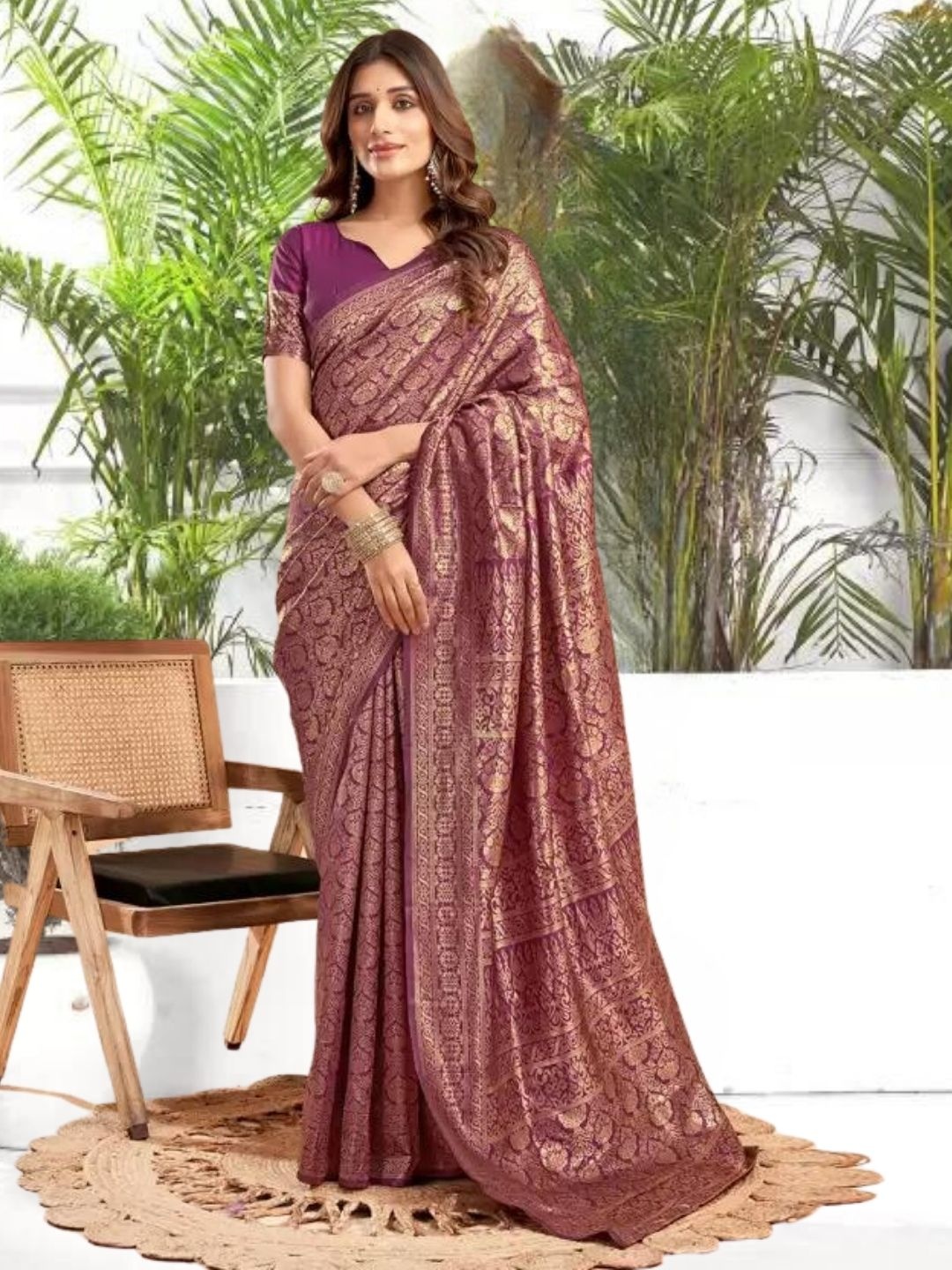 

MAGMINA Woven Design Zari Silk Blend Banarasi Saree, Purple