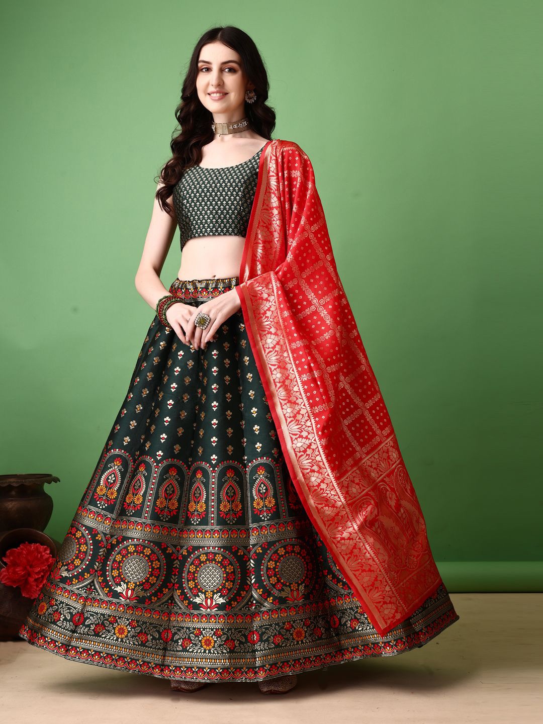 

SWAMI STUDIO Ready to Wear Lehenga & Unstitched Blouse With Dupatta, Green