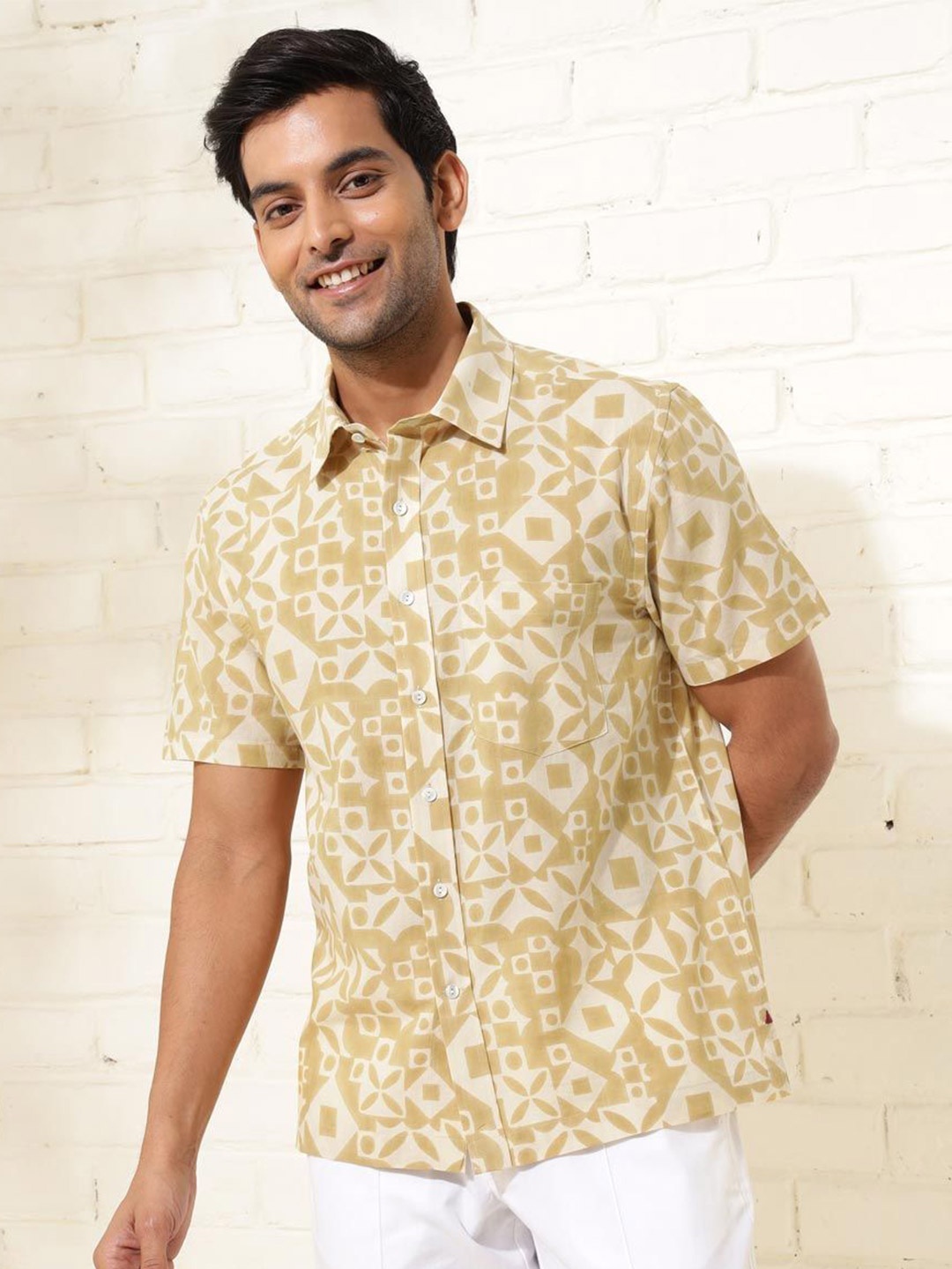 

Fabindia Men Spread Collar Abstract Printed Cotton Casual Shirt, Beige