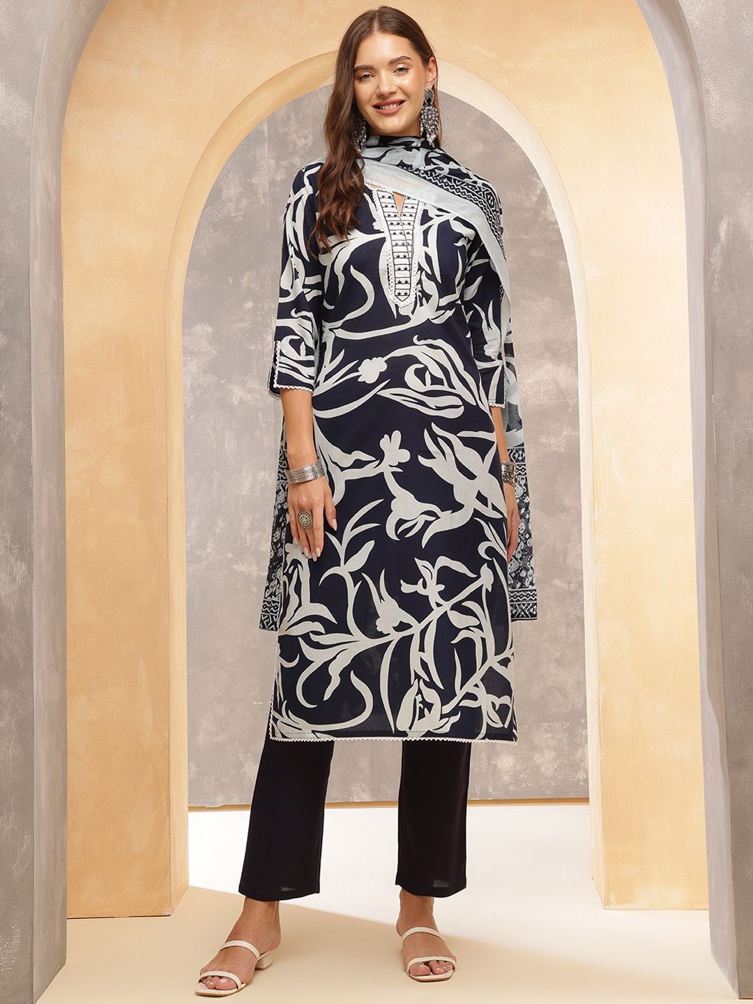 

Anouk Women Abstract Printed Regular Pure Cotton Kurta with Trousers & With Dupatta, Navy blue