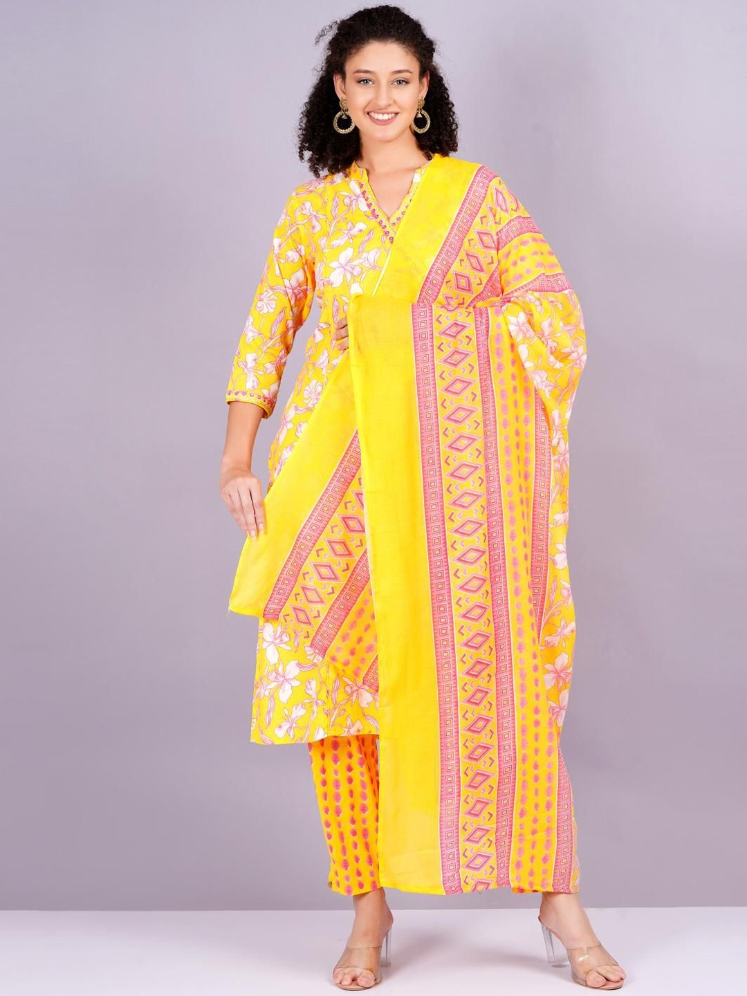 

HIGHLIGHT FASHION EXPORT Women Kurta with Trousers & Dupatta Set, Yellow