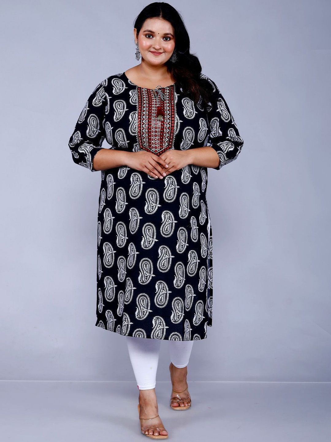 

HIGHLIGHT FASHION EXPORT Women Paisley Embroidered Mirror Work Floral Kurta, White