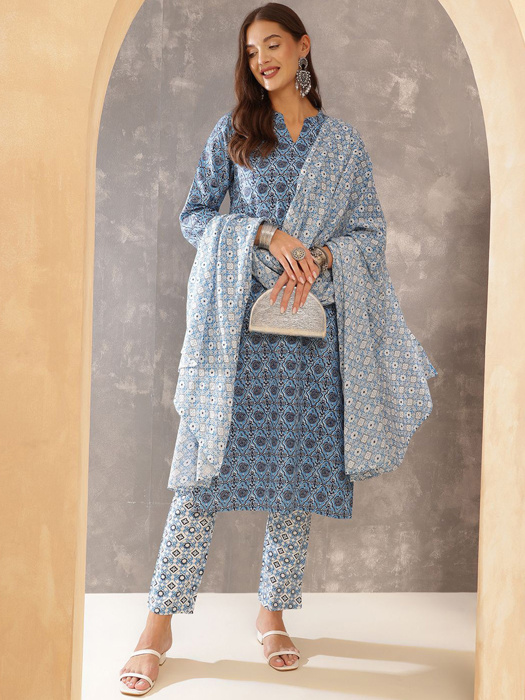 

Anouk Women Ethnic Motifs Printed Regular Kurta with Trousers & With Dupatta, Blue