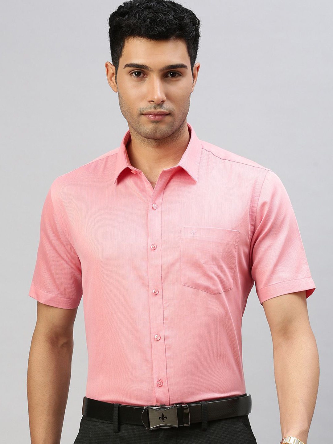 

Ramraj Men Solid Half Sleeve Shirt, Pink