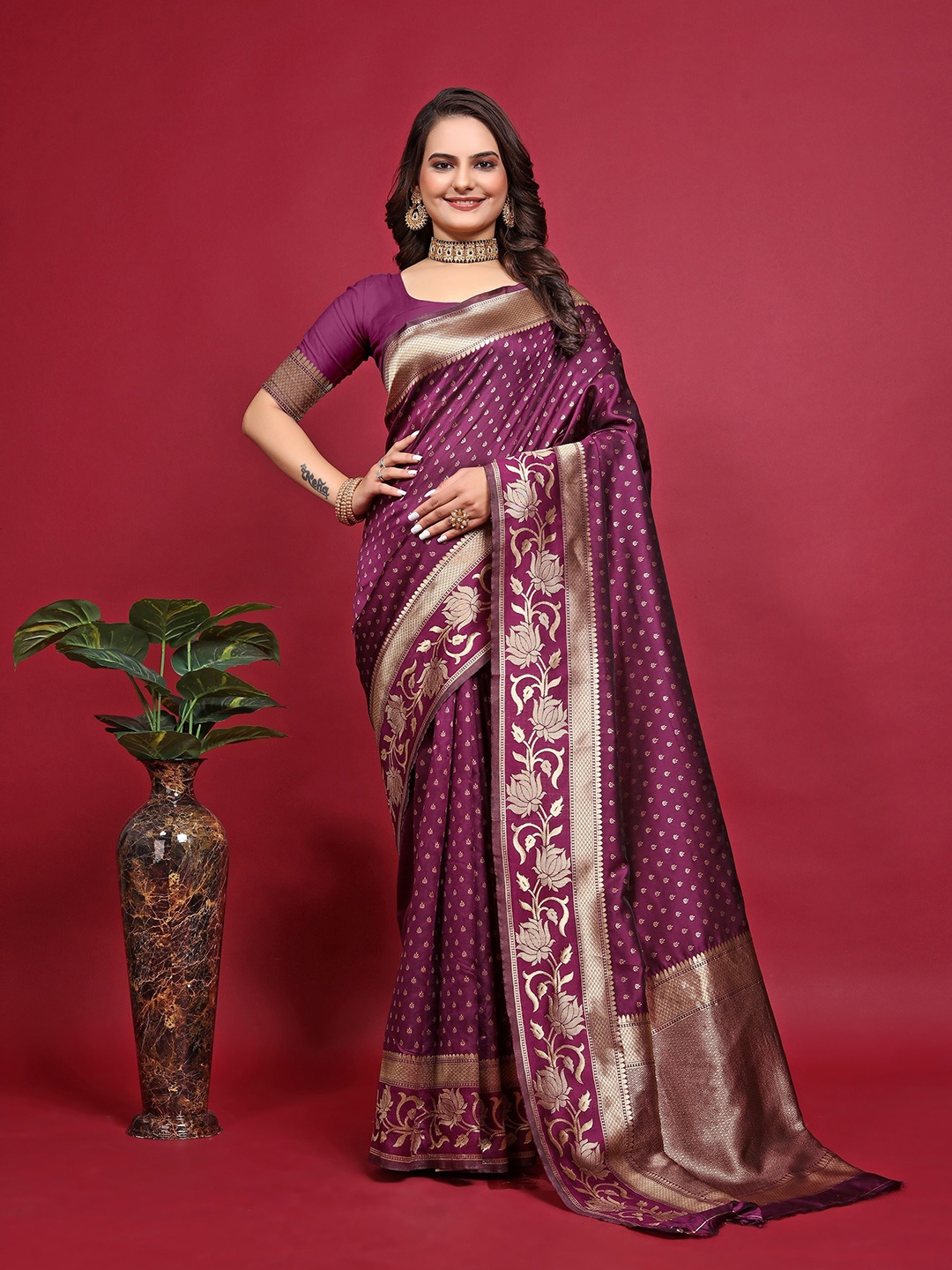 

QENY Ethnic Motifs Zari Banarasi Saree, Purple