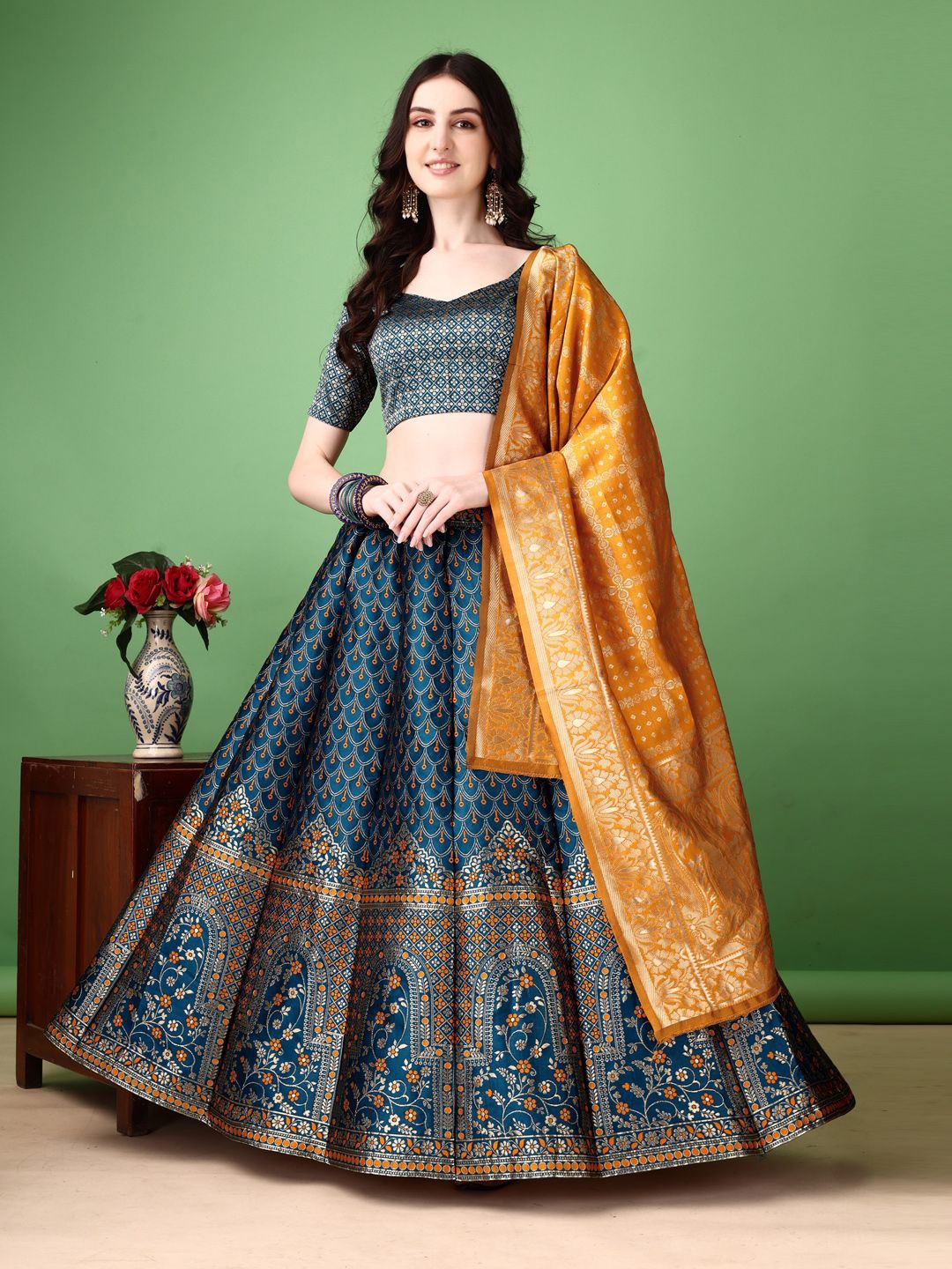

SWAMI STUDIO Ready to Wear Lehenga & Unstitched Blouse With Dupatta, Green