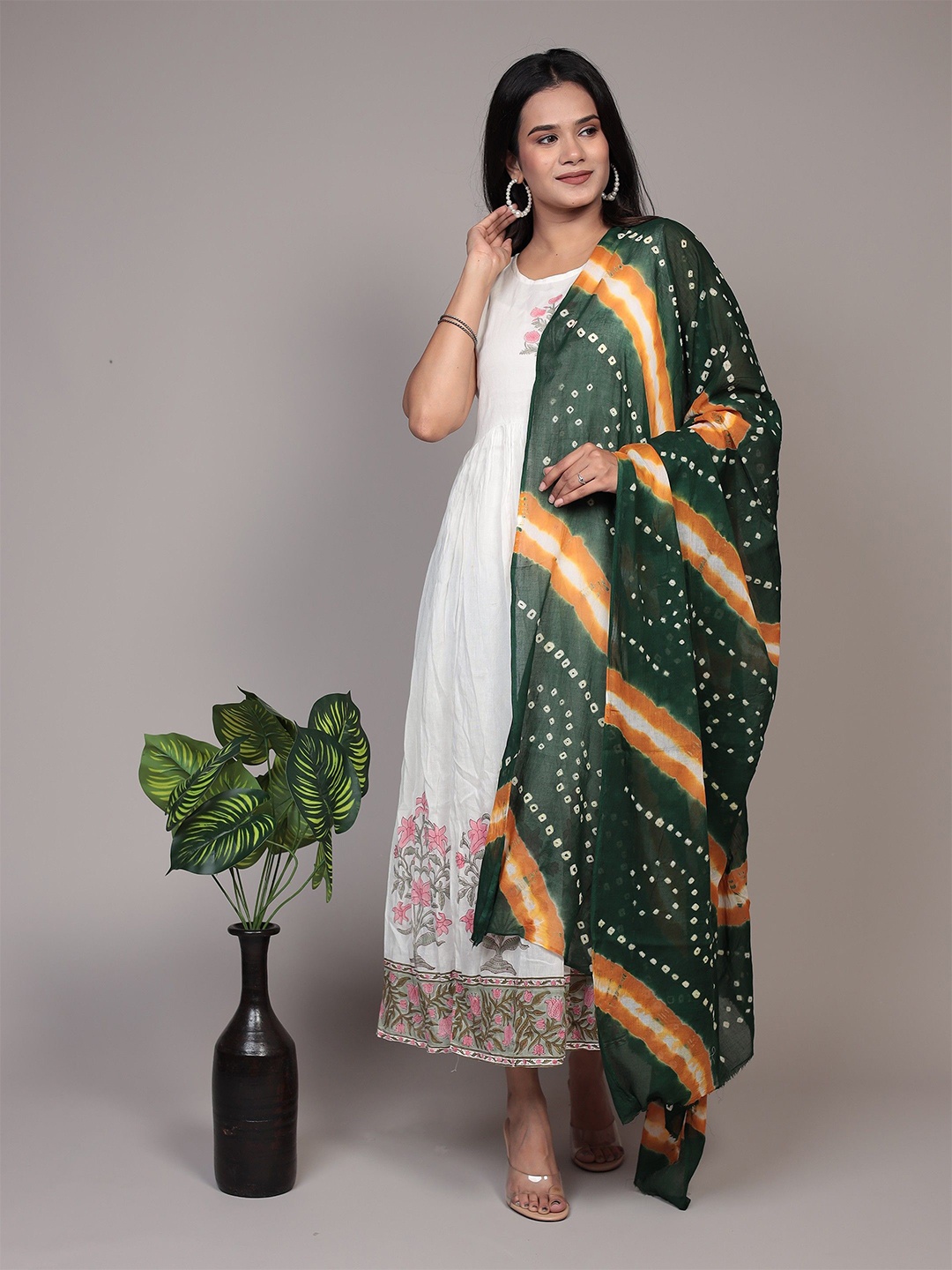 

Bohekant Women Pure Cotton Bandhani Dupatta, Green