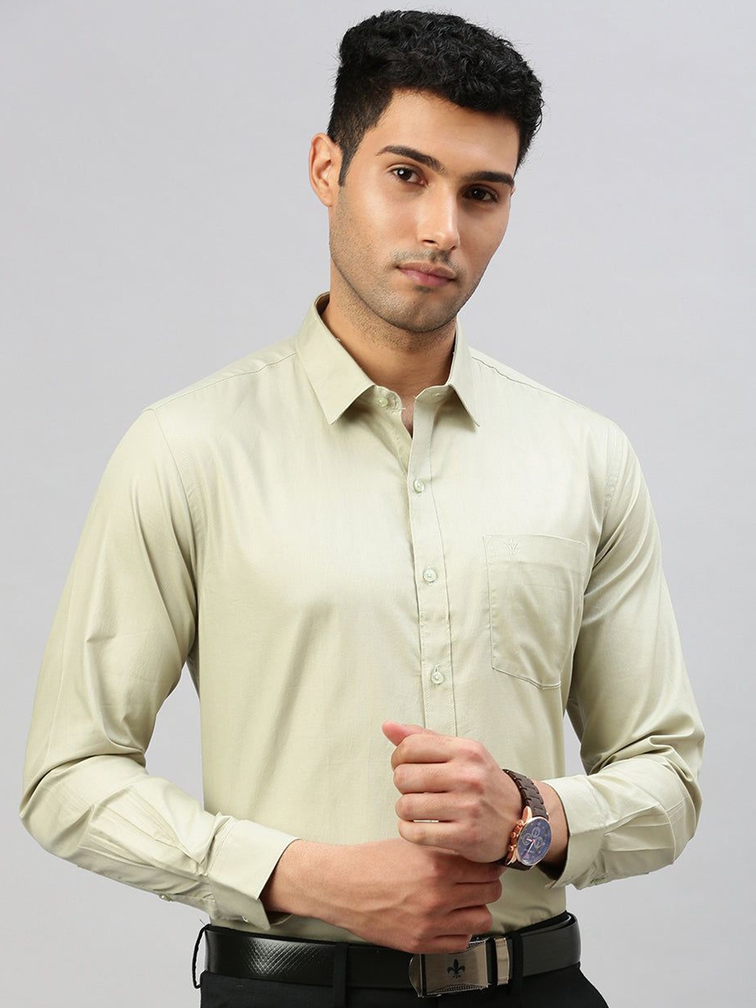 

Ramraj Solid Half Sleeve Shirt, Beige