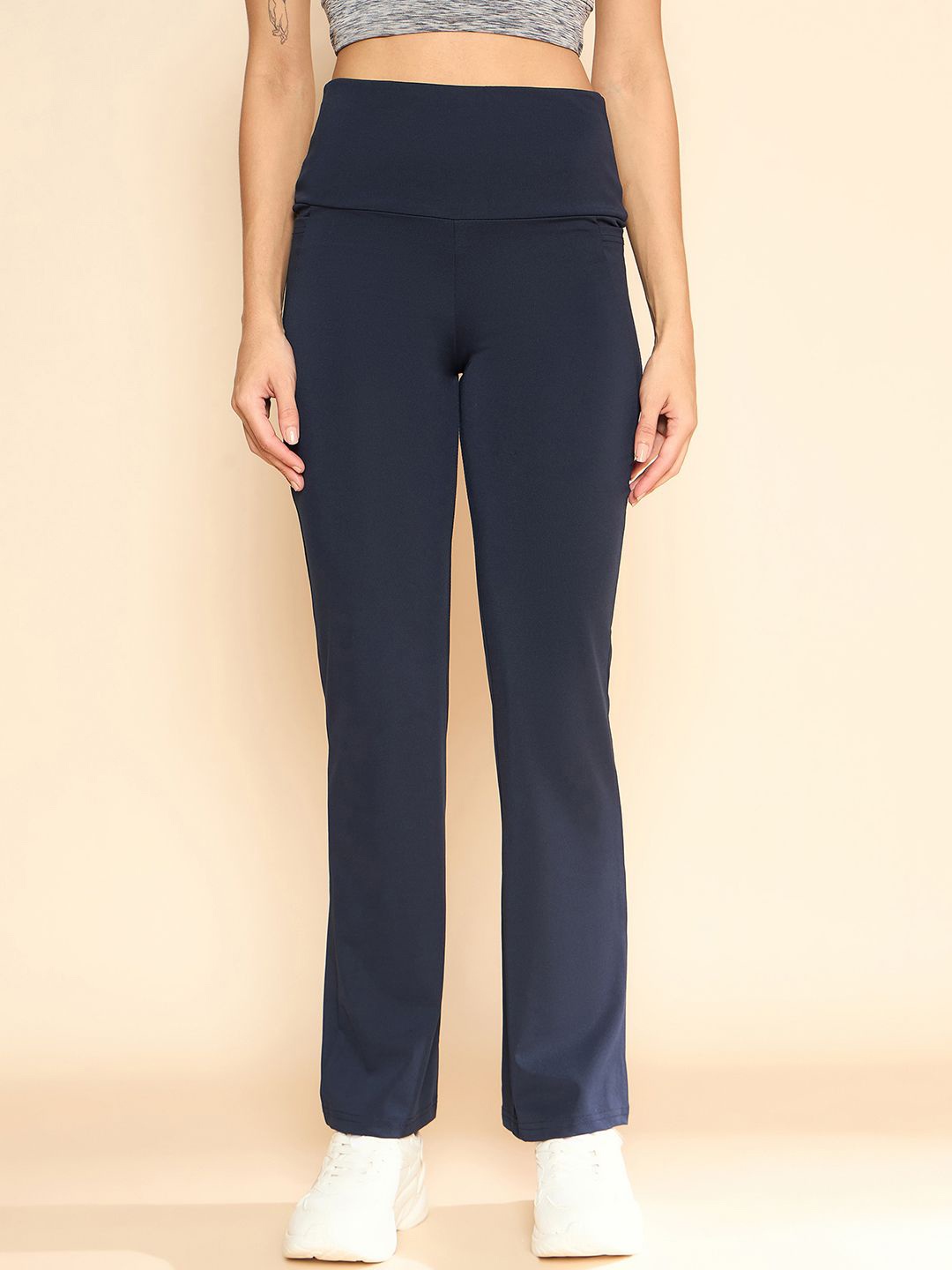 

COLOR CAPITAL Women's High Rise Antimicrobial Flared Gym Tights, Navy blue