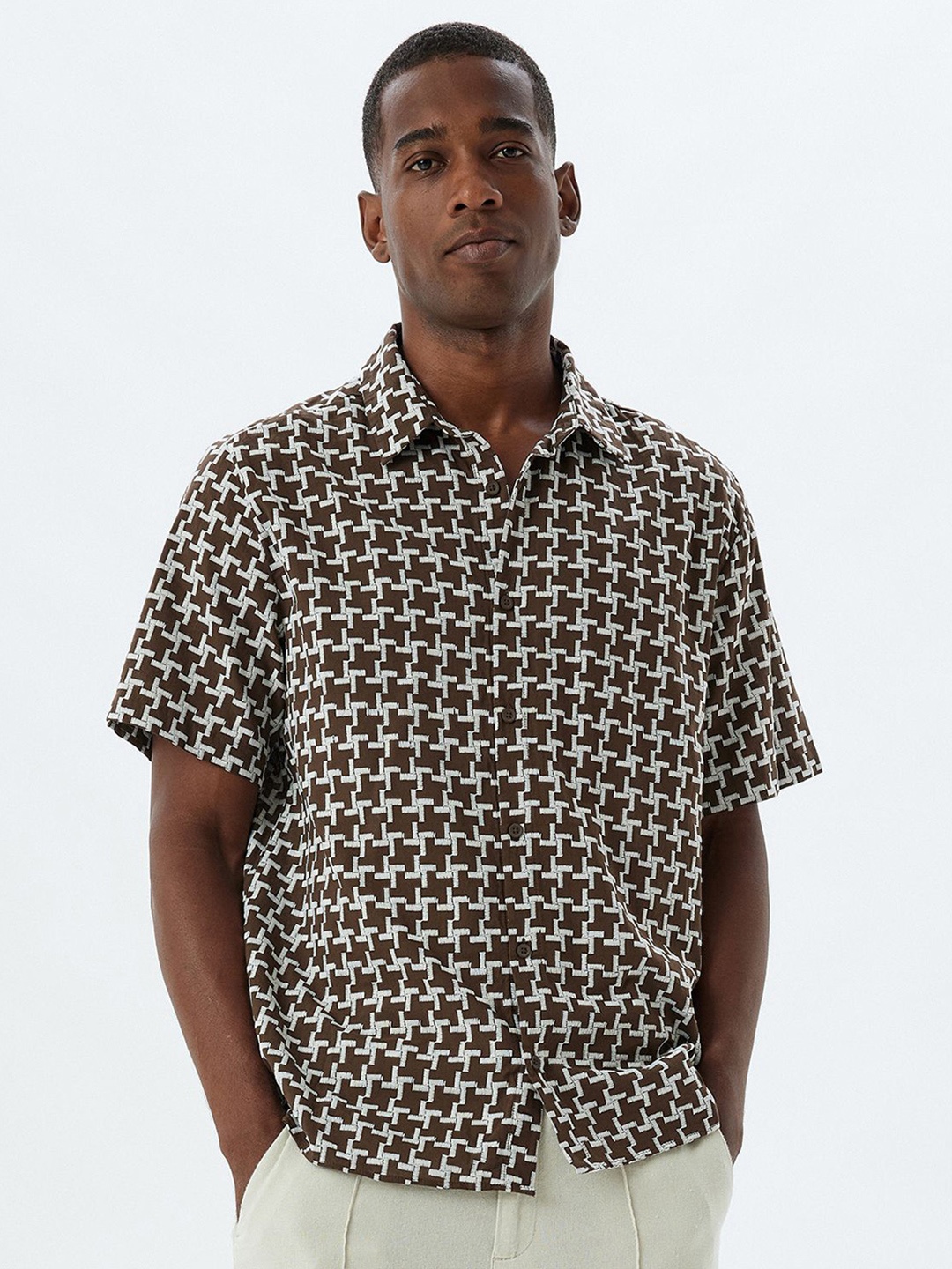 

Koton Men Spread Collar Geometric Printed Cotton Casual Shirt, Brown