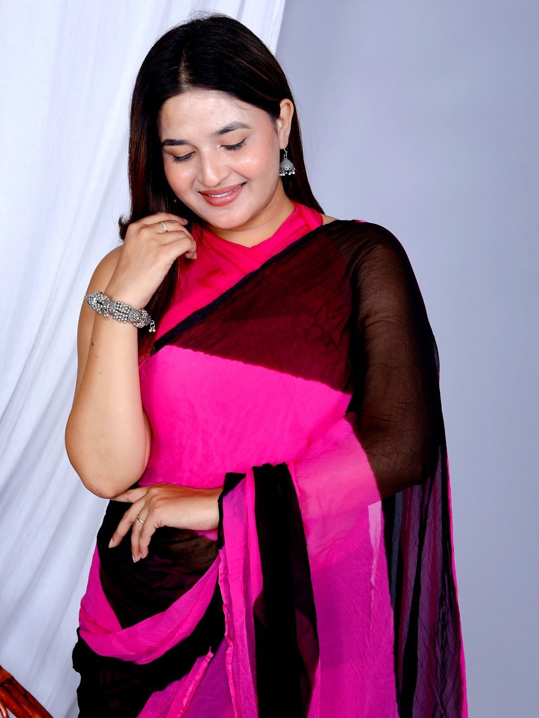 

VL SAREES Colourblocked Pure Chiffon Leheriya Saree, Black