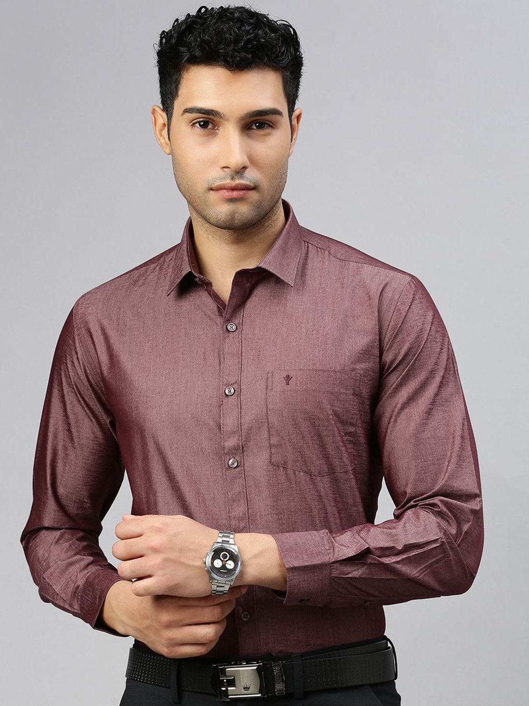 

Ramraj Men Solid Full Sleeve Shirt, Maroon