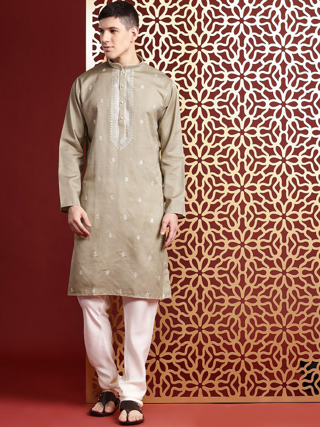 

MANQ Ethnic Motifs Embroidered Sequinned Mandarin Collar Kurta, Beige