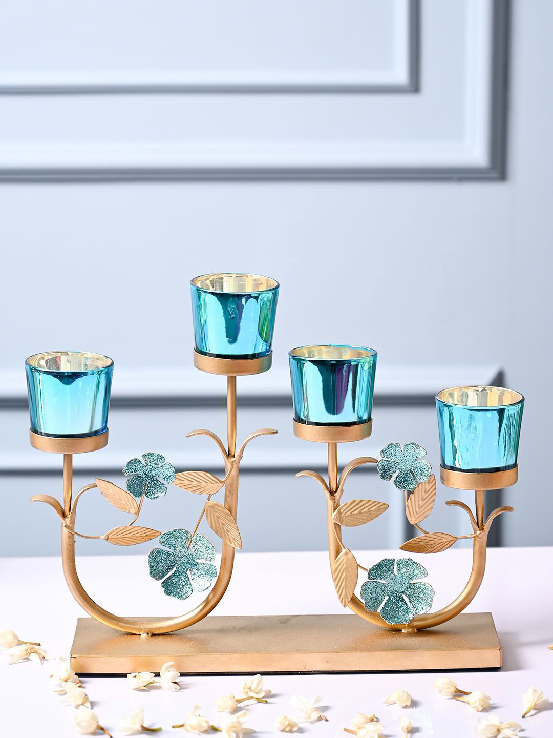 

MARKET99 Blue & Gold-Toned Flower Design T-Light Candle Holder