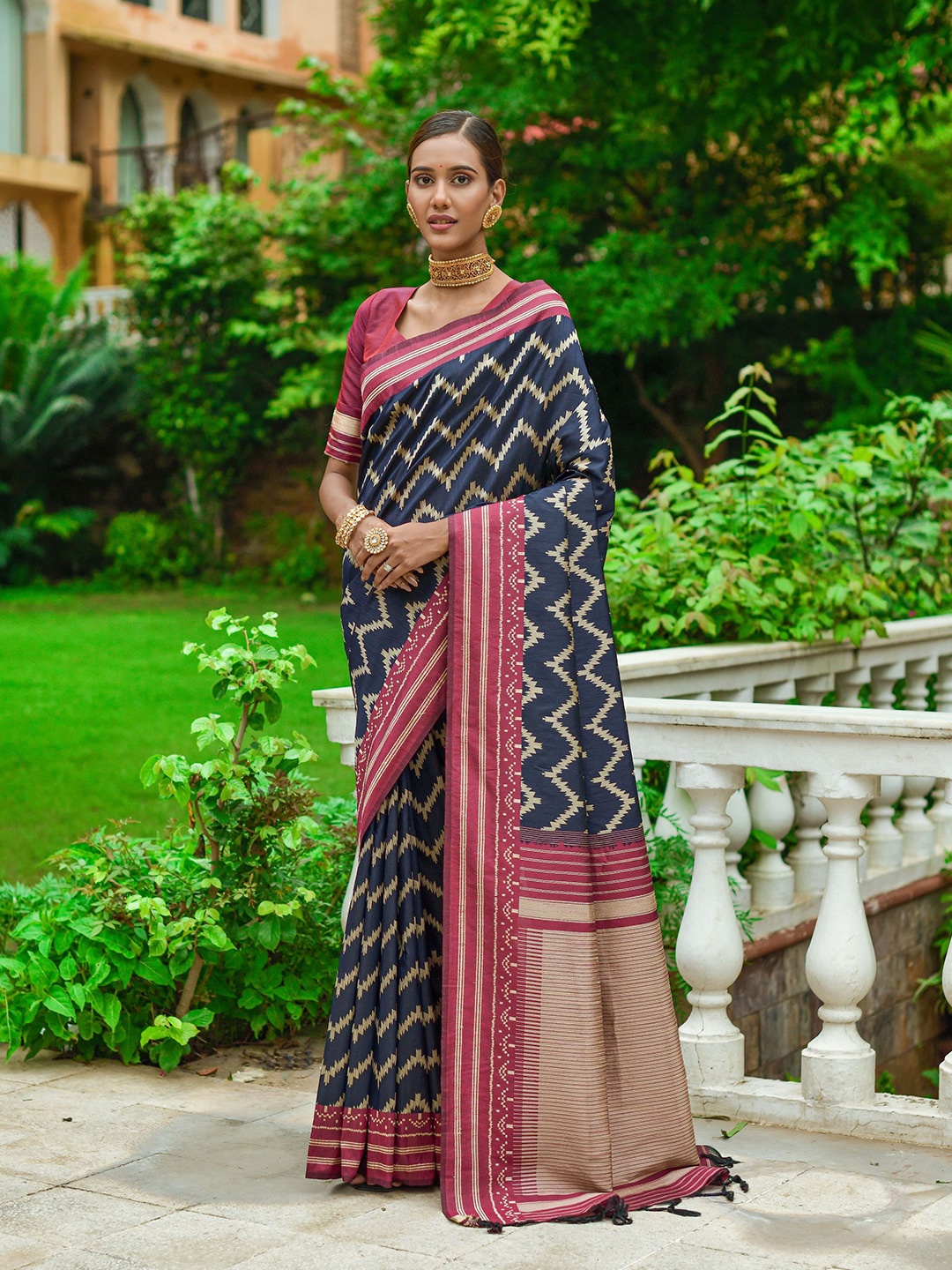 

Kandora Women Pure Silk Saree, Navy blue