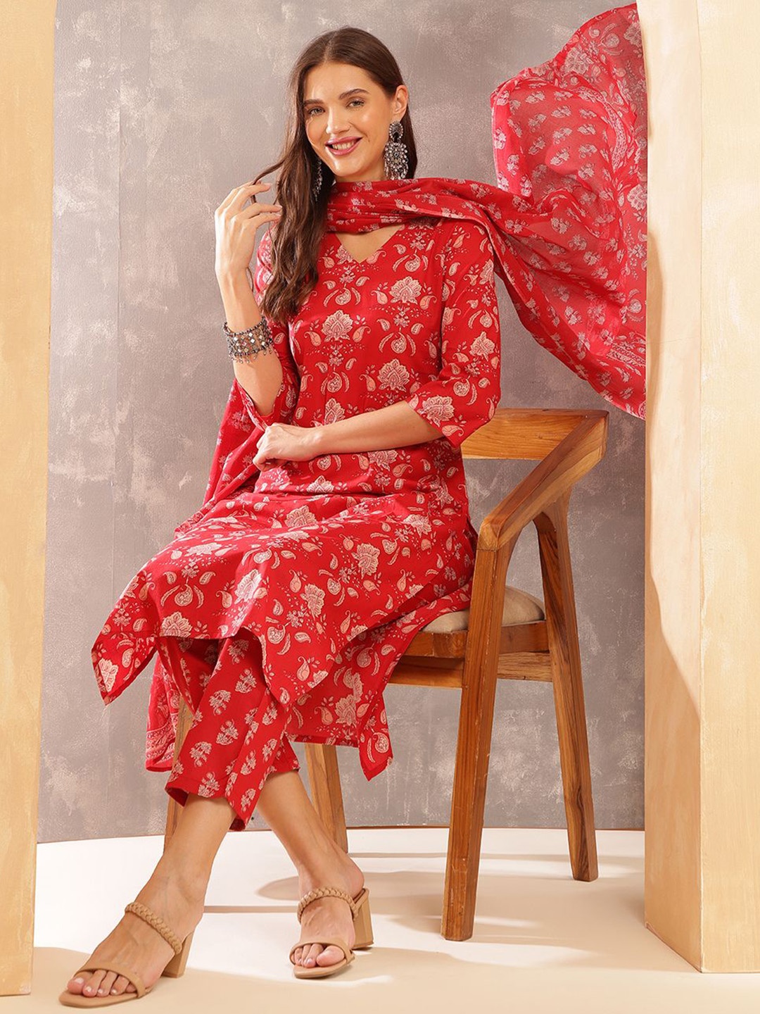 

Anouk Women Ethnic Motifs Printed Regular Pure Cotton Kurta With Trousers & Dupatta, Red