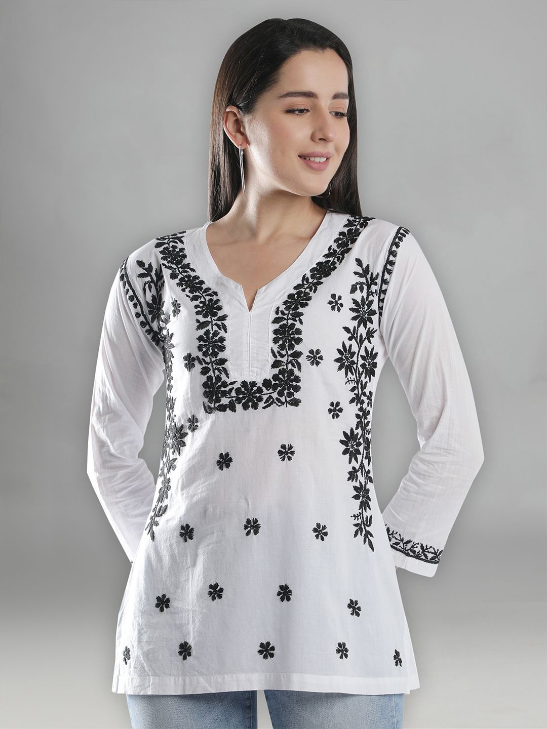 

Seva Chikan Ethnic Motifs Embroidered Chikankari Handloom Chikankari Kurti, White