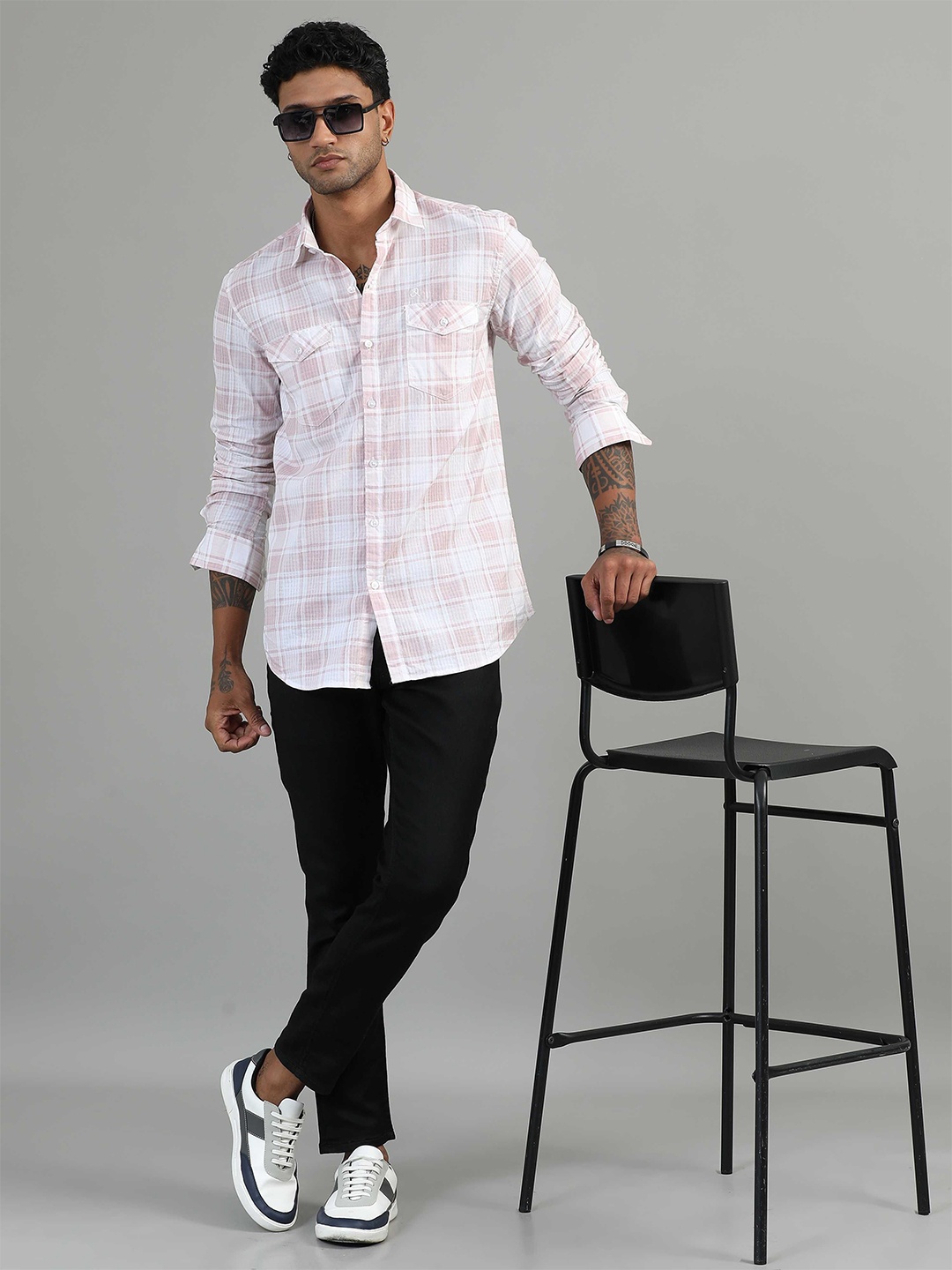 

SORATIA Men Spread Collar Checked Cotton Relaxed Fit Casual Shirt, Pink