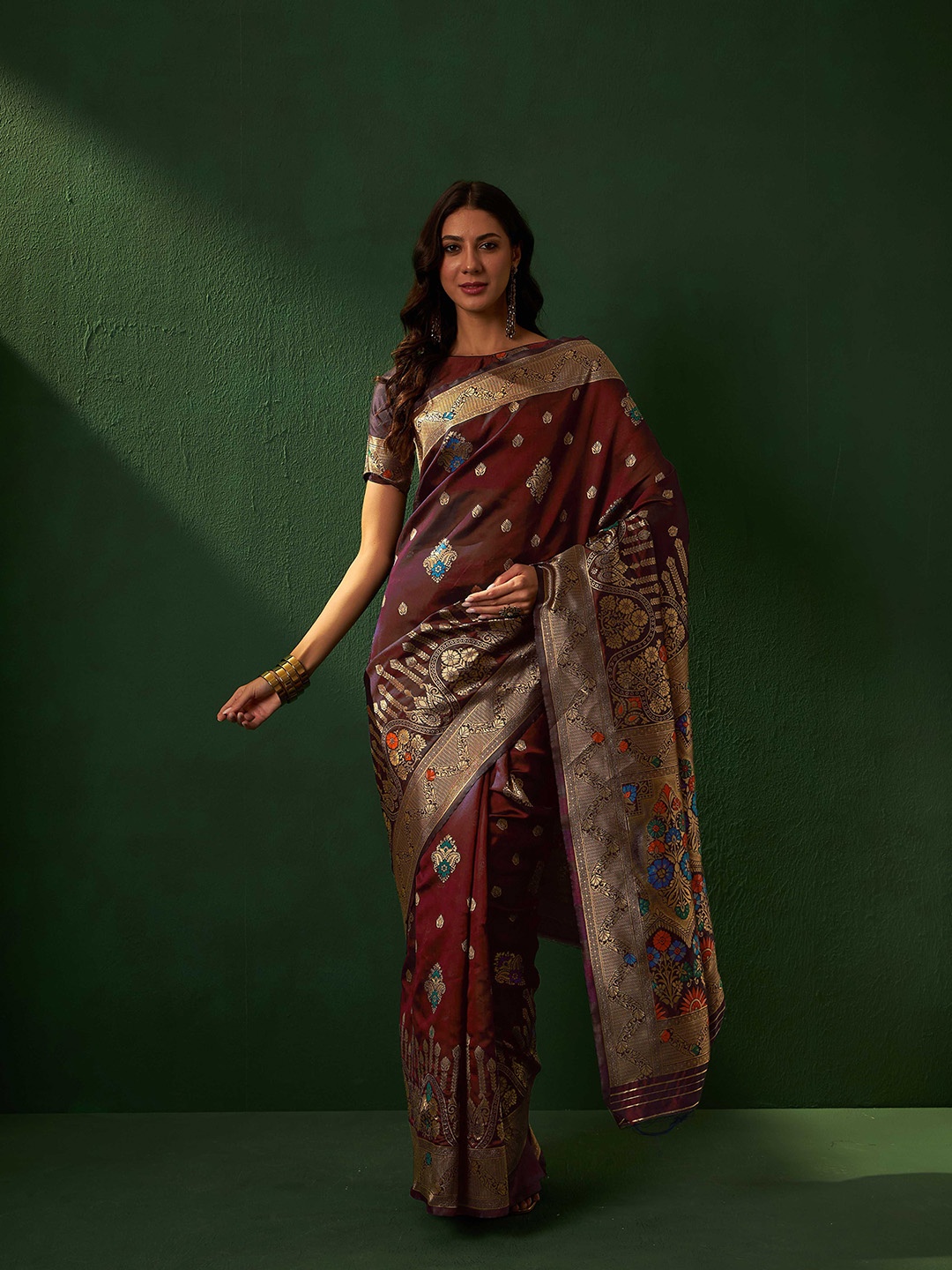 

DIVASTRI Woven Design Zari Designer Banarasi Saree, Maroon