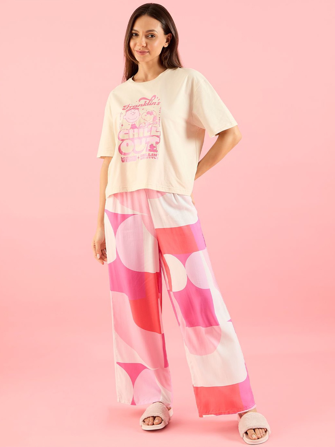 

Sweet Dreams Women Printed Night suit, Off white