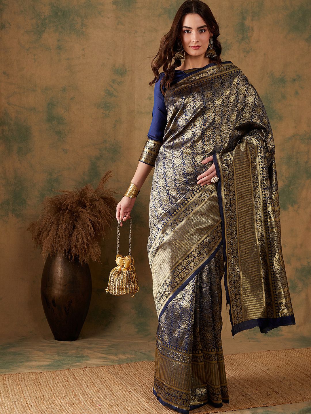 

Maroosh Woven Design Zari Banarasi Saree, Navy blue