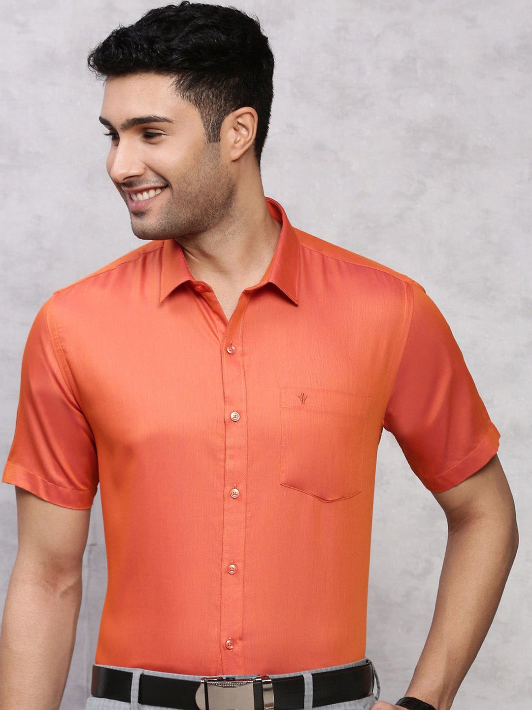 

Ramraj Men Solid Half Sleeve Spread collar Shirt, Orange